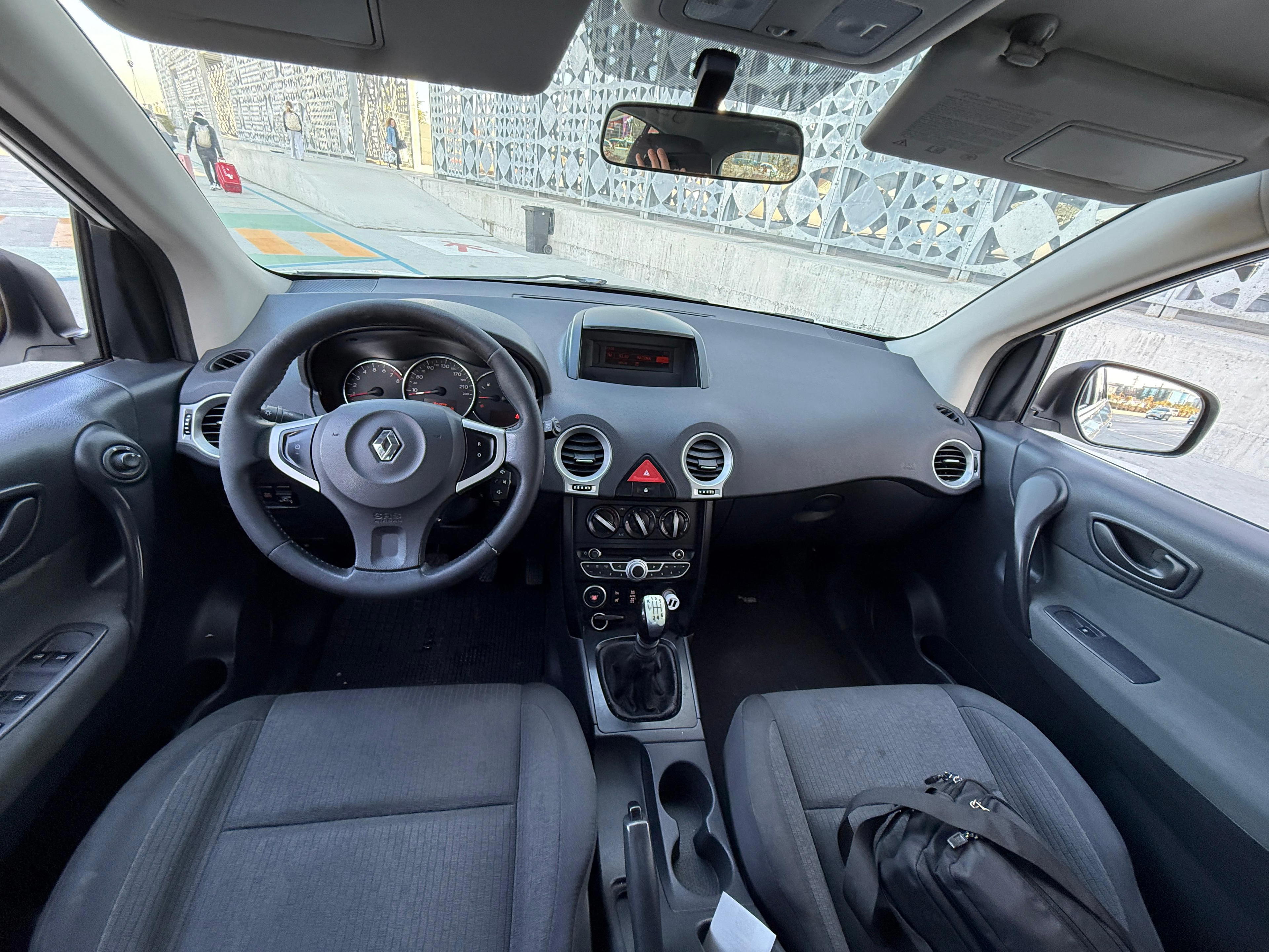 Renault Scenic XMode - side view