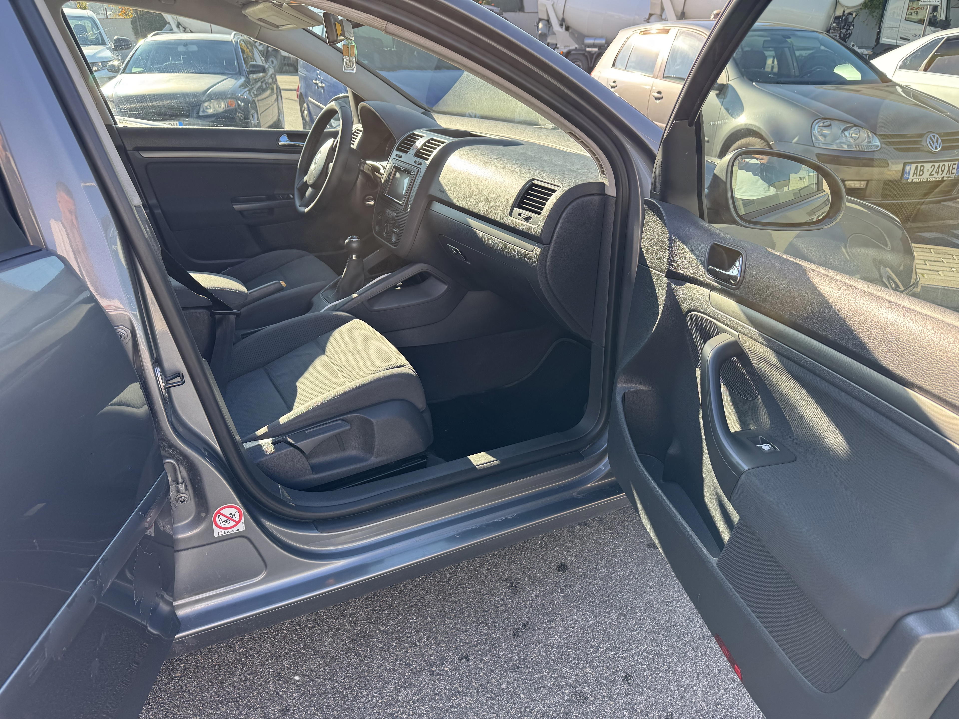 Volkswagen Golf - photo 4
