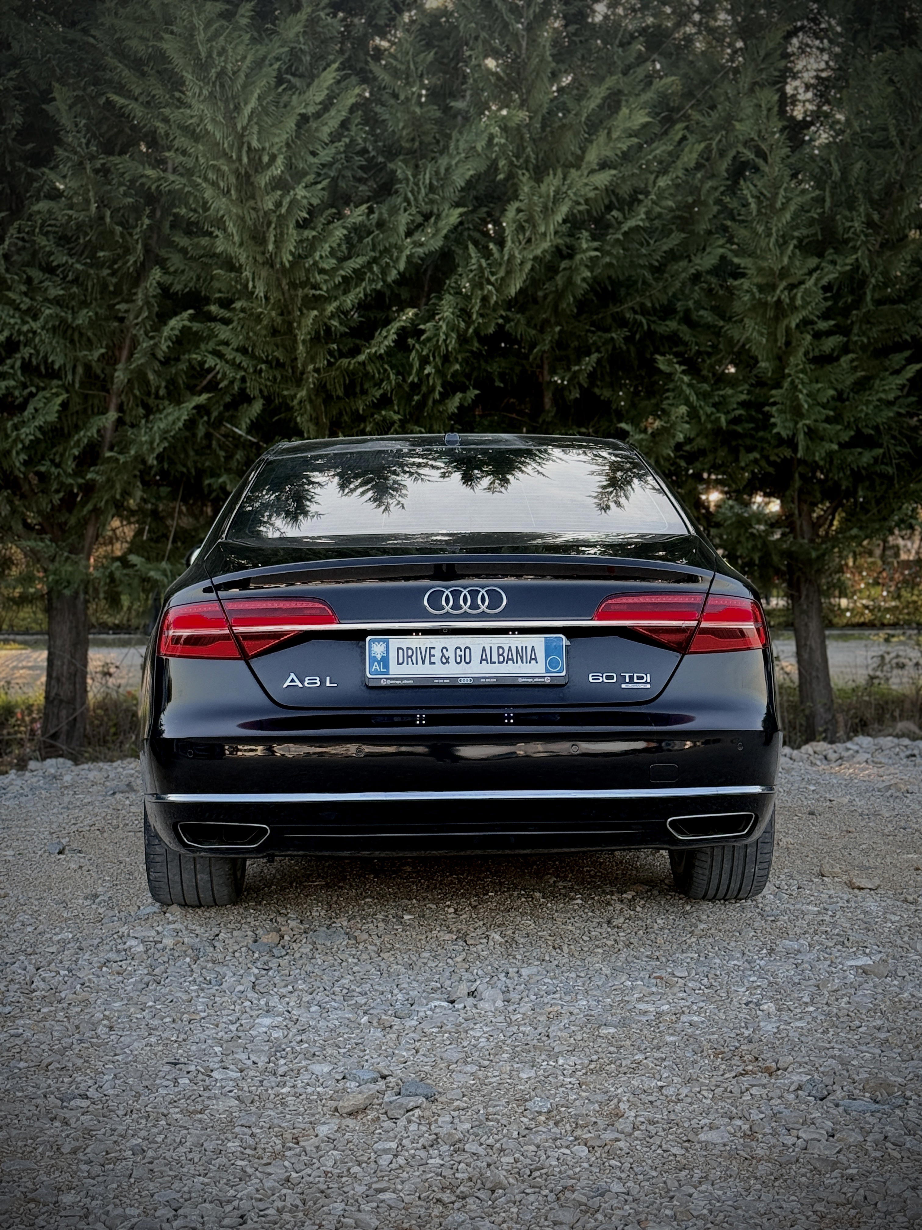 Audi A8 - side view