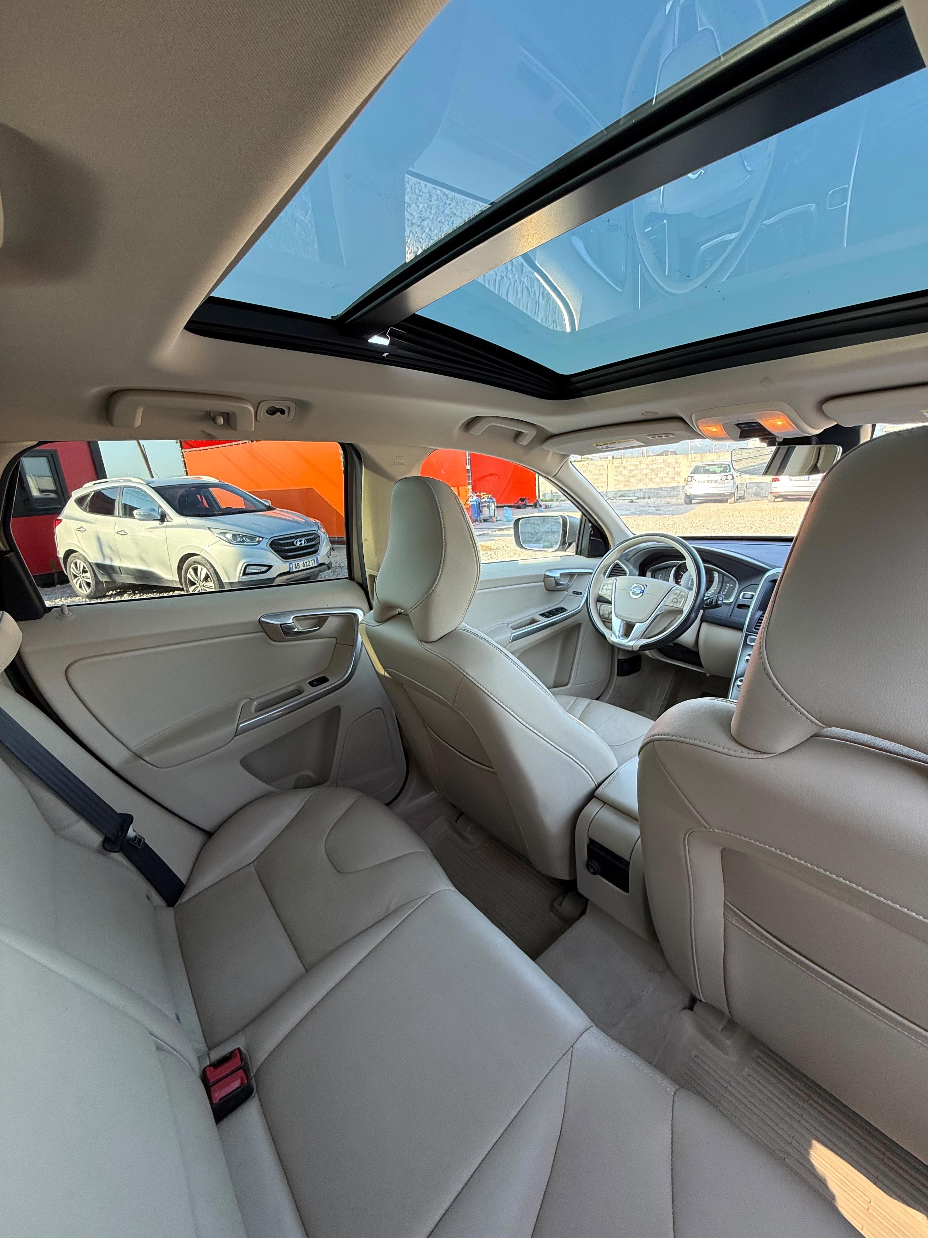 Volvo XC60 - photo 3