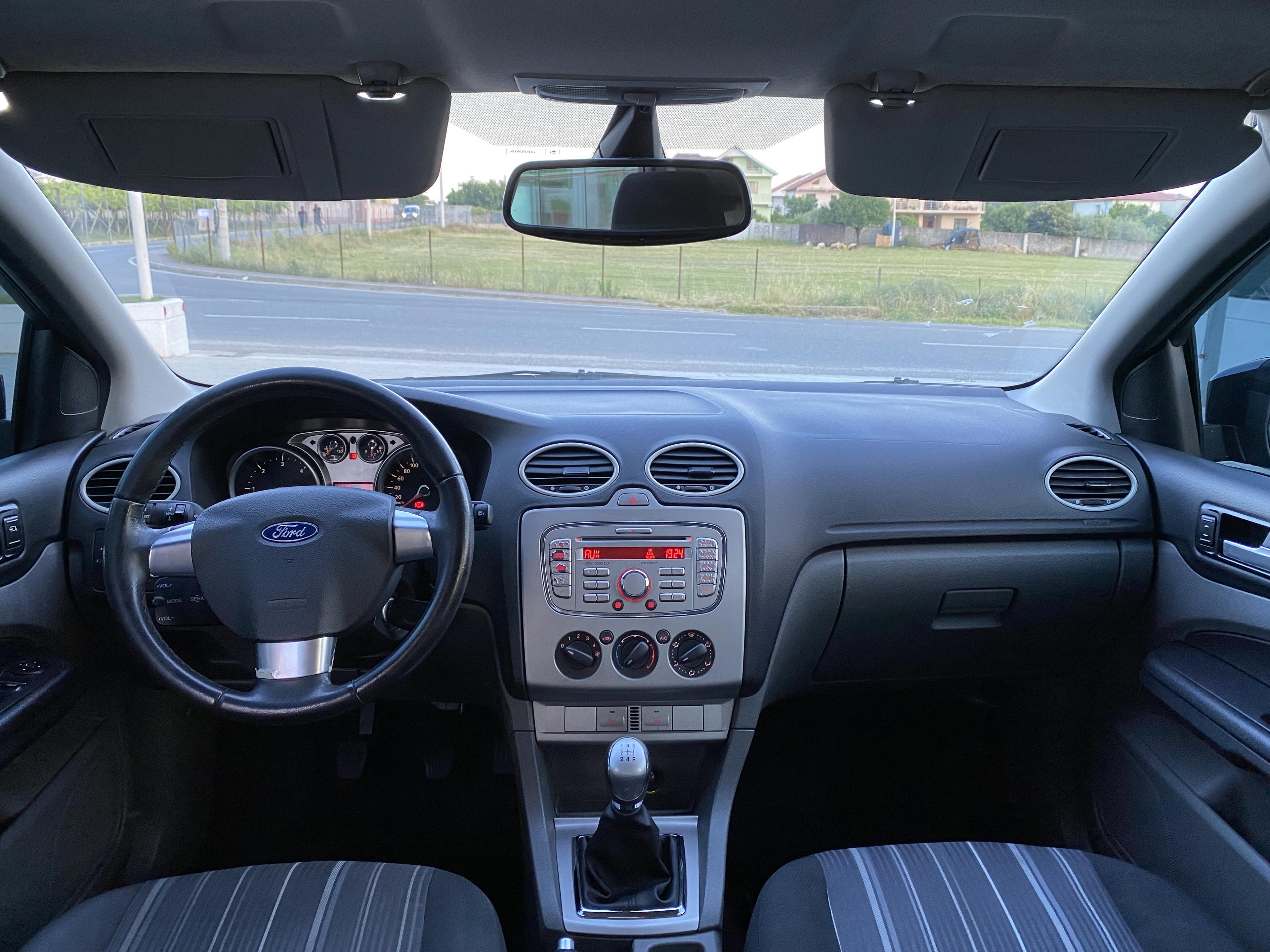 Ford Focus ST - side view