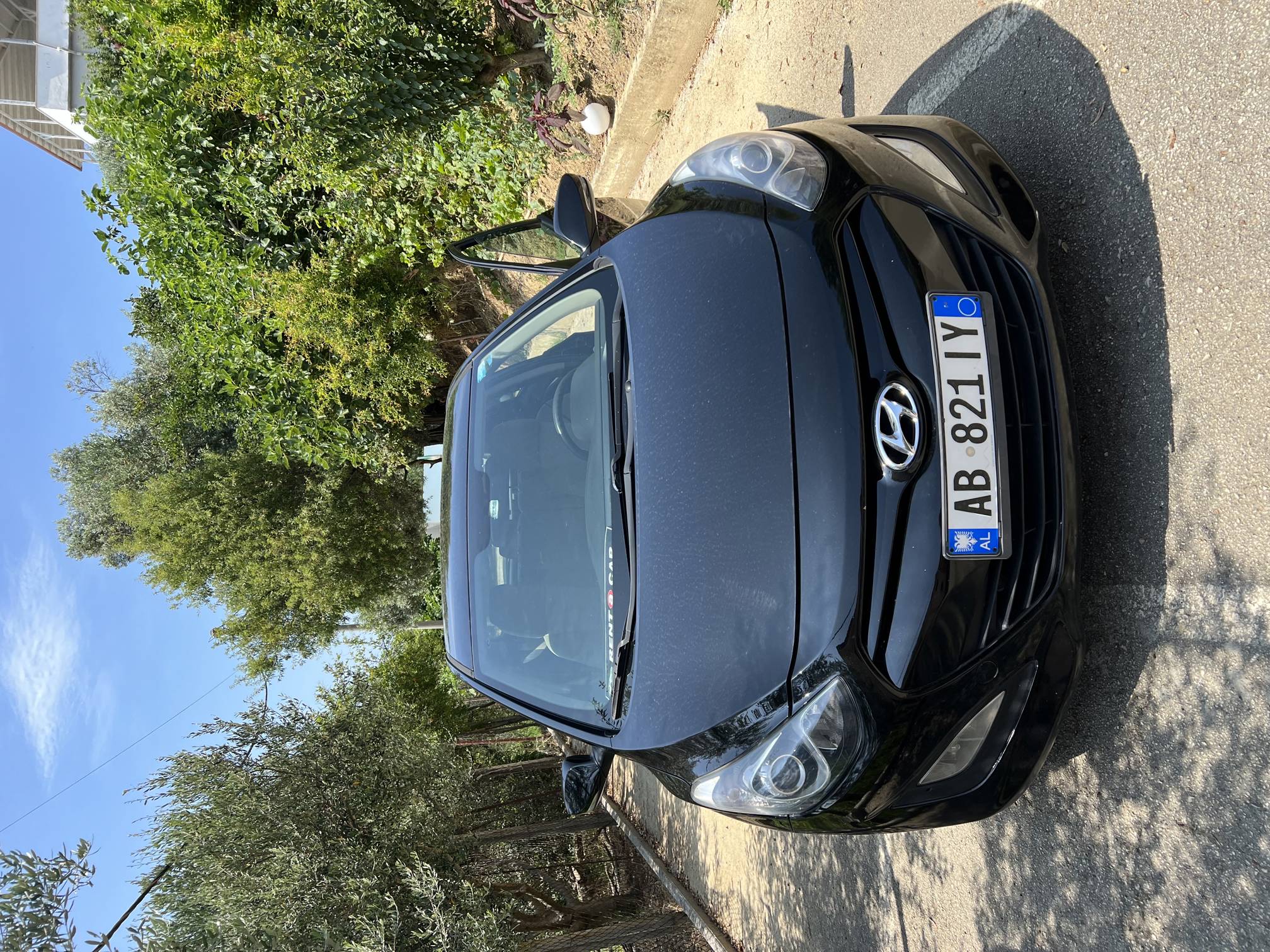 Hyundai Accent - main photo