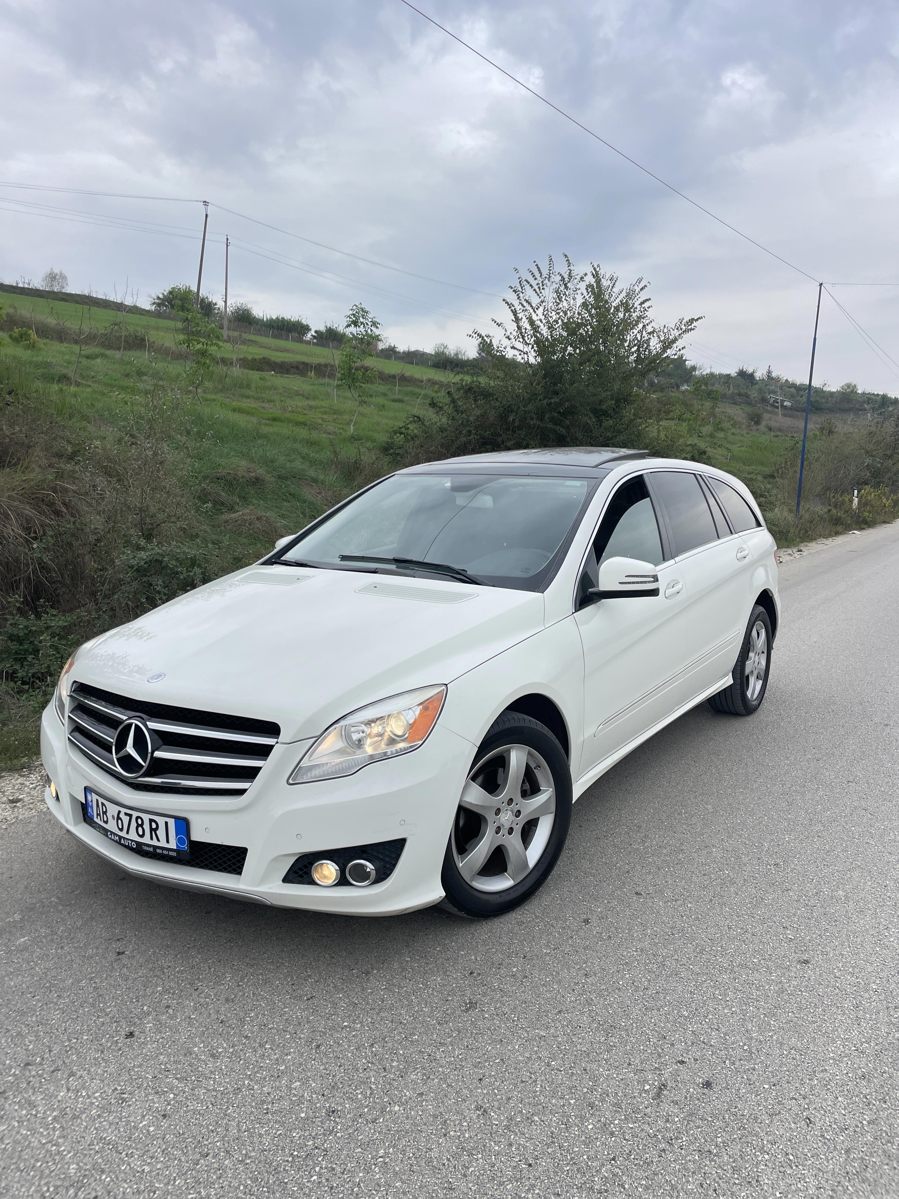Mercedes-Benz R-Class - main photo