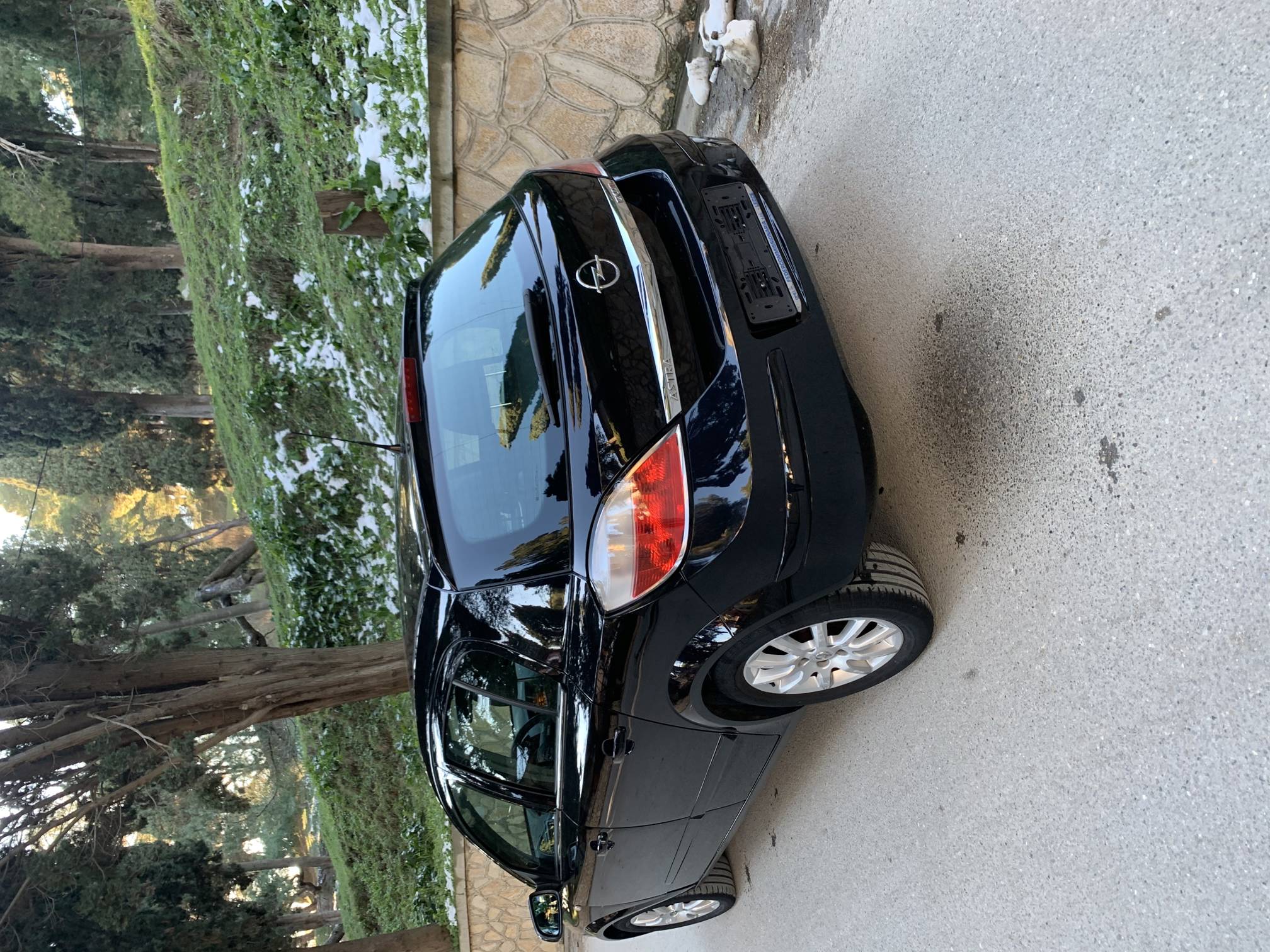 Opel Astra Sedan - side view