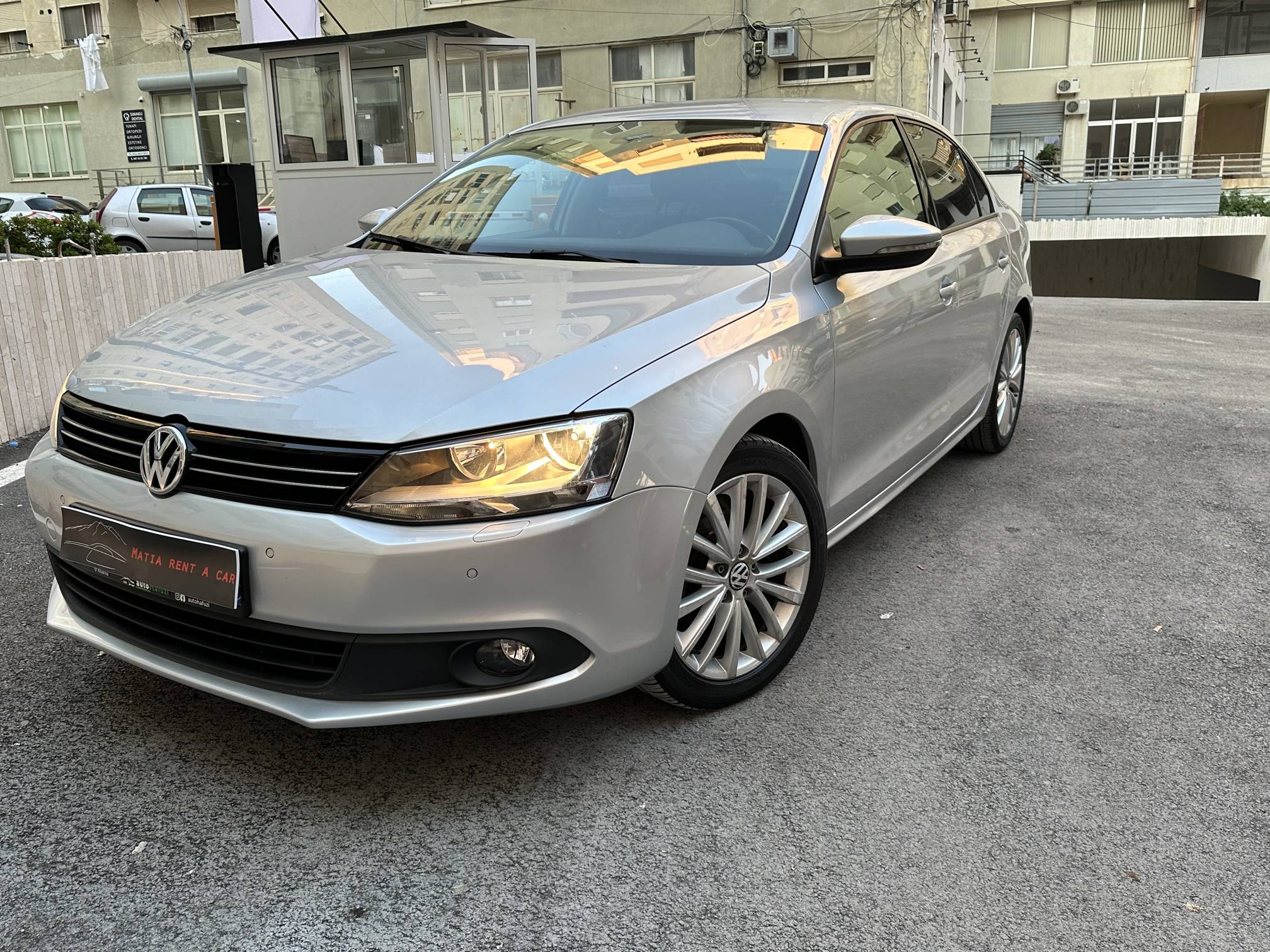 Volkswagen Jetta - side view