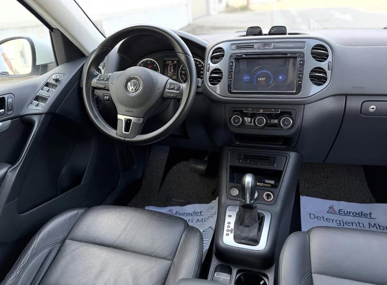 Volkswagen Tiguan - photo 4