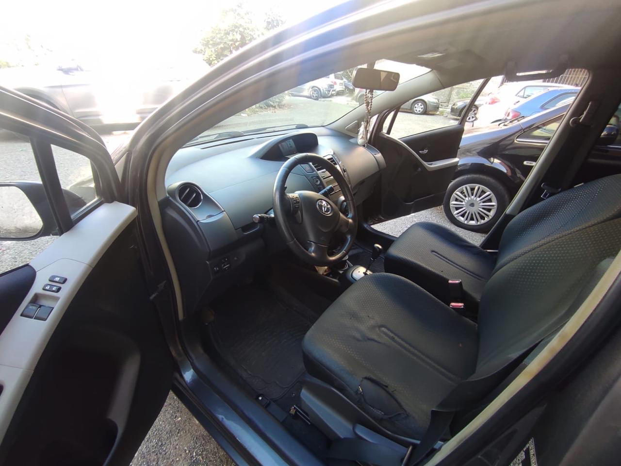 Toyota Yaris iA - photo 3
