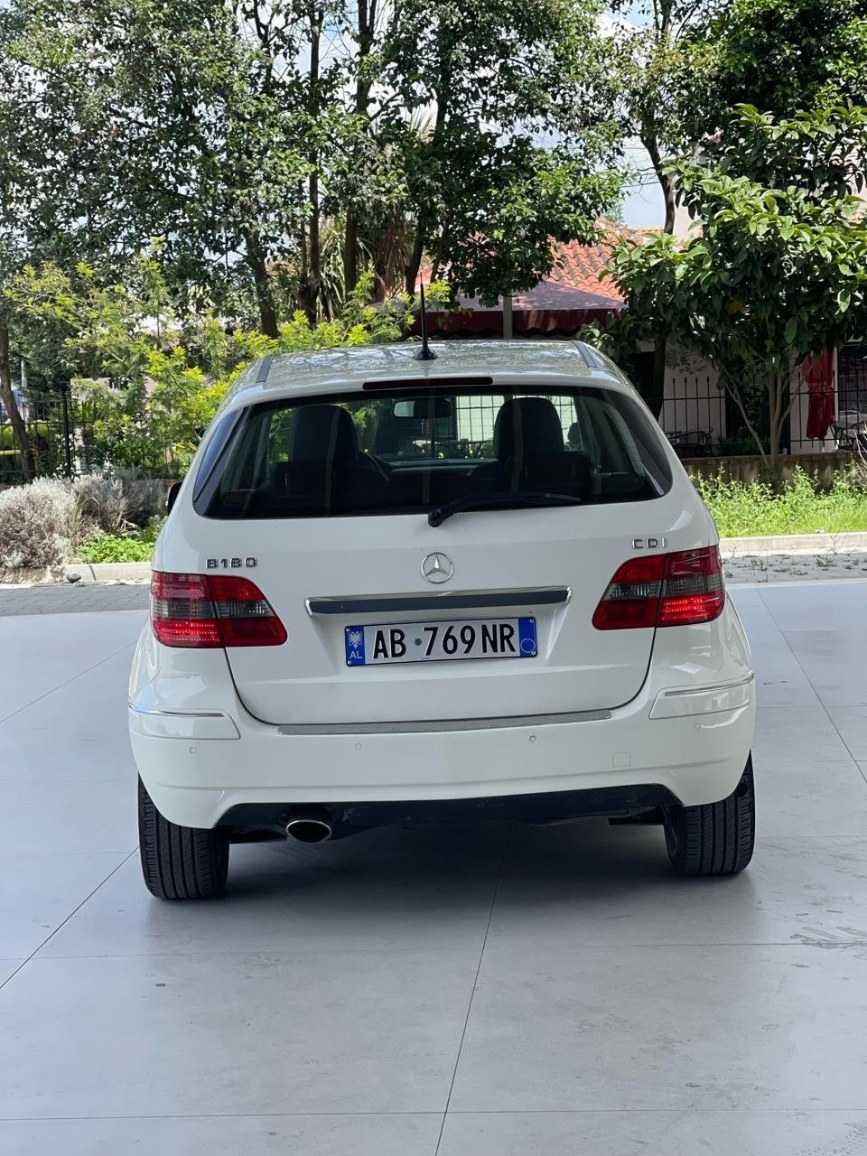 Mercedes-Benz B-Class - side view