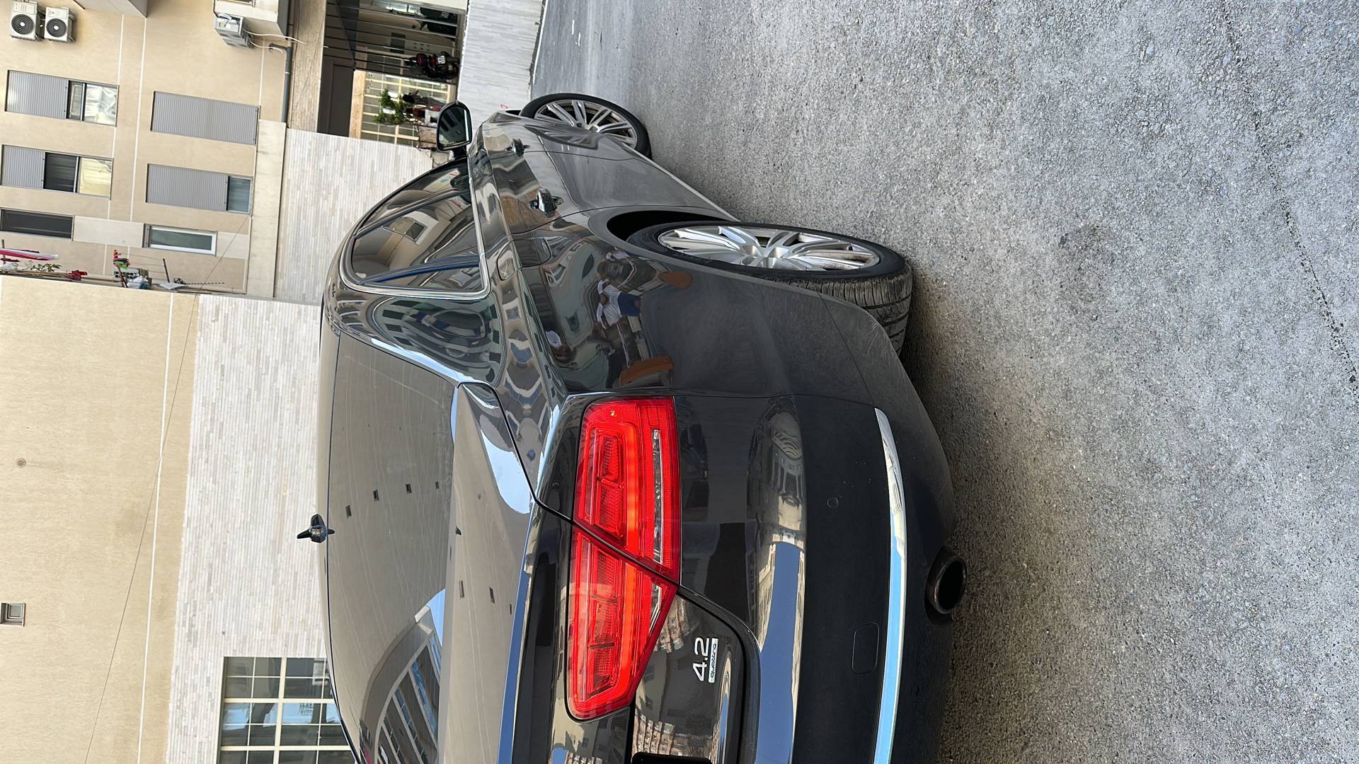 Audi A8 - photo 4