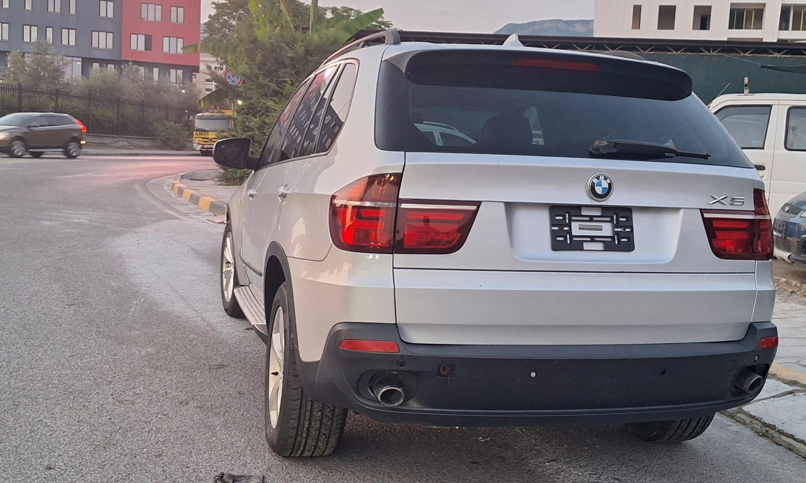BMW X5 M - side view