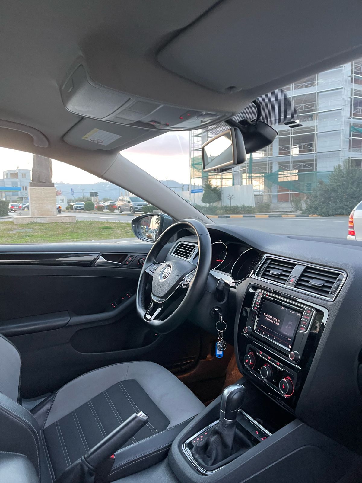 Volkswagen Jetta - photo 4