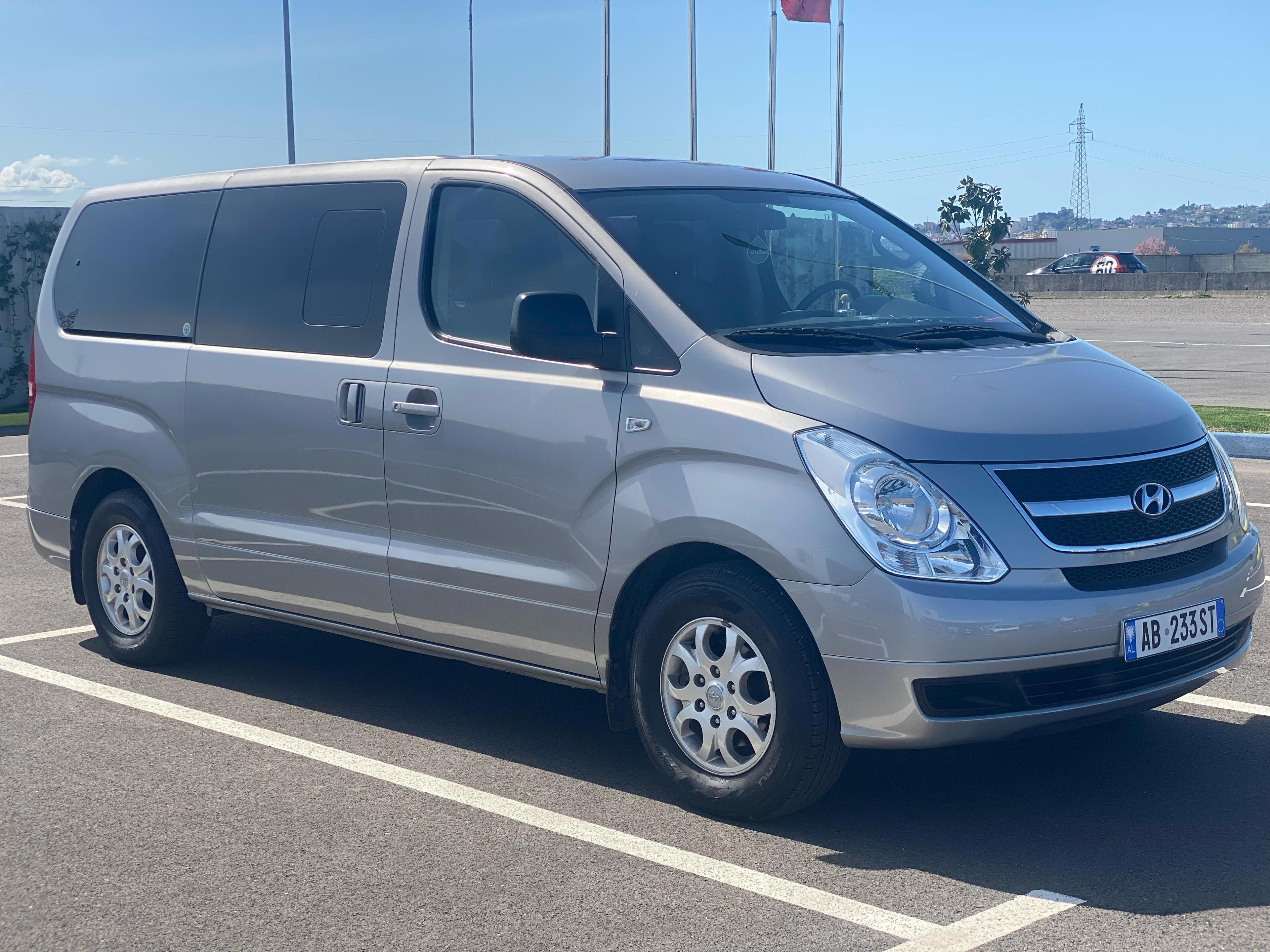 Hyundai Starex - photo 4
