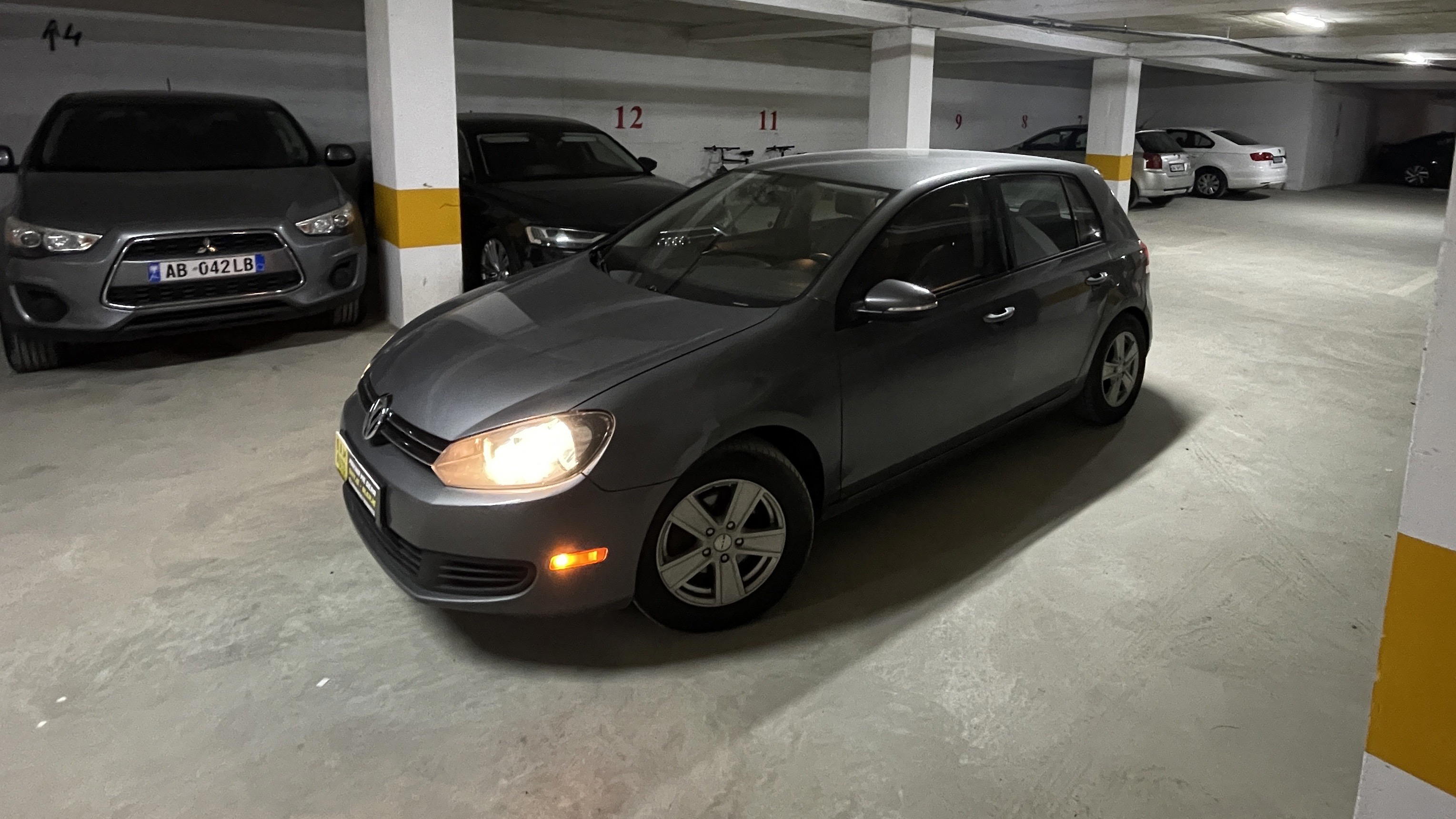 Volkswagen Golf - main photo