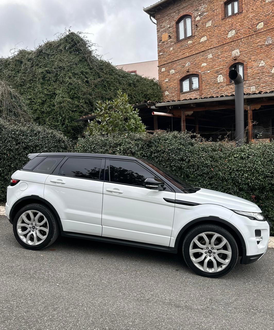 Land Rover Range Rover Evoque - side view