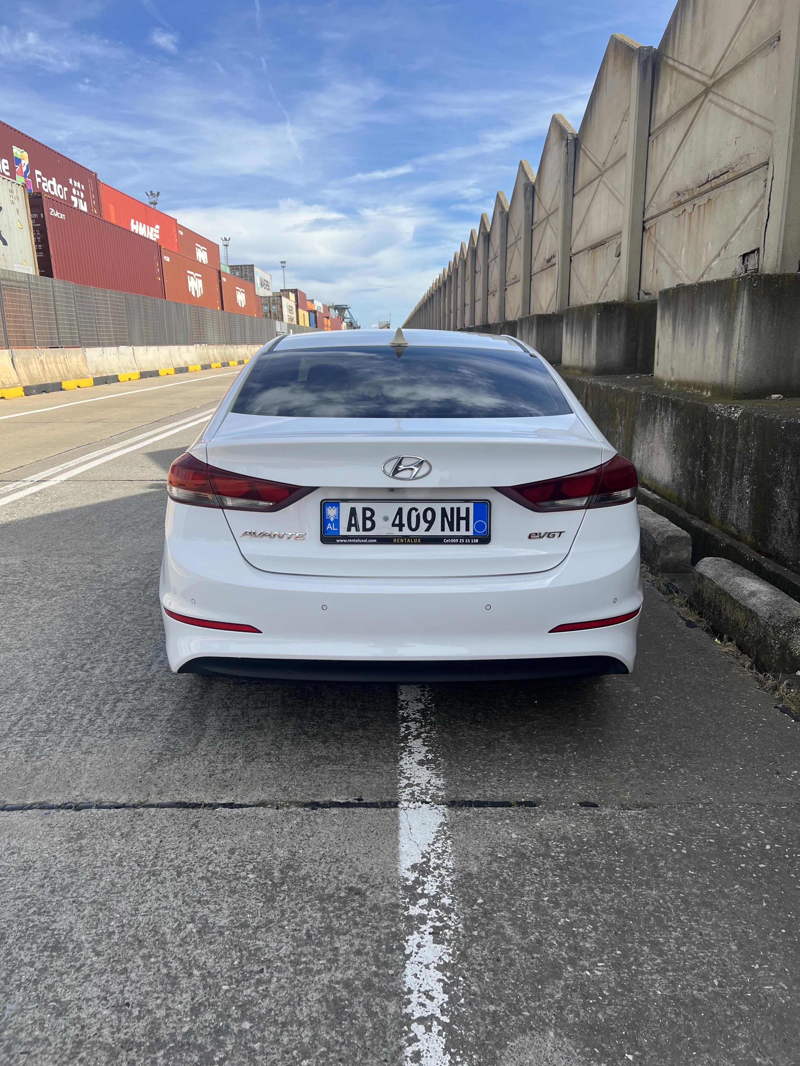 Hyundai Avante - photo 4