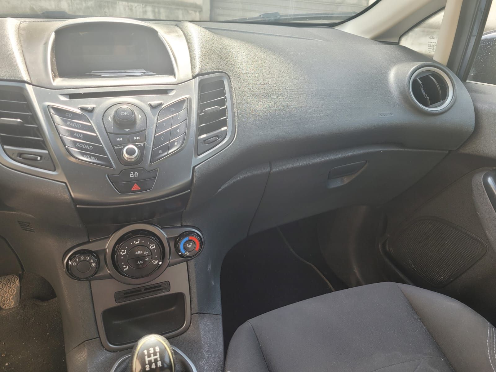 Ford Fiesta - photo 3