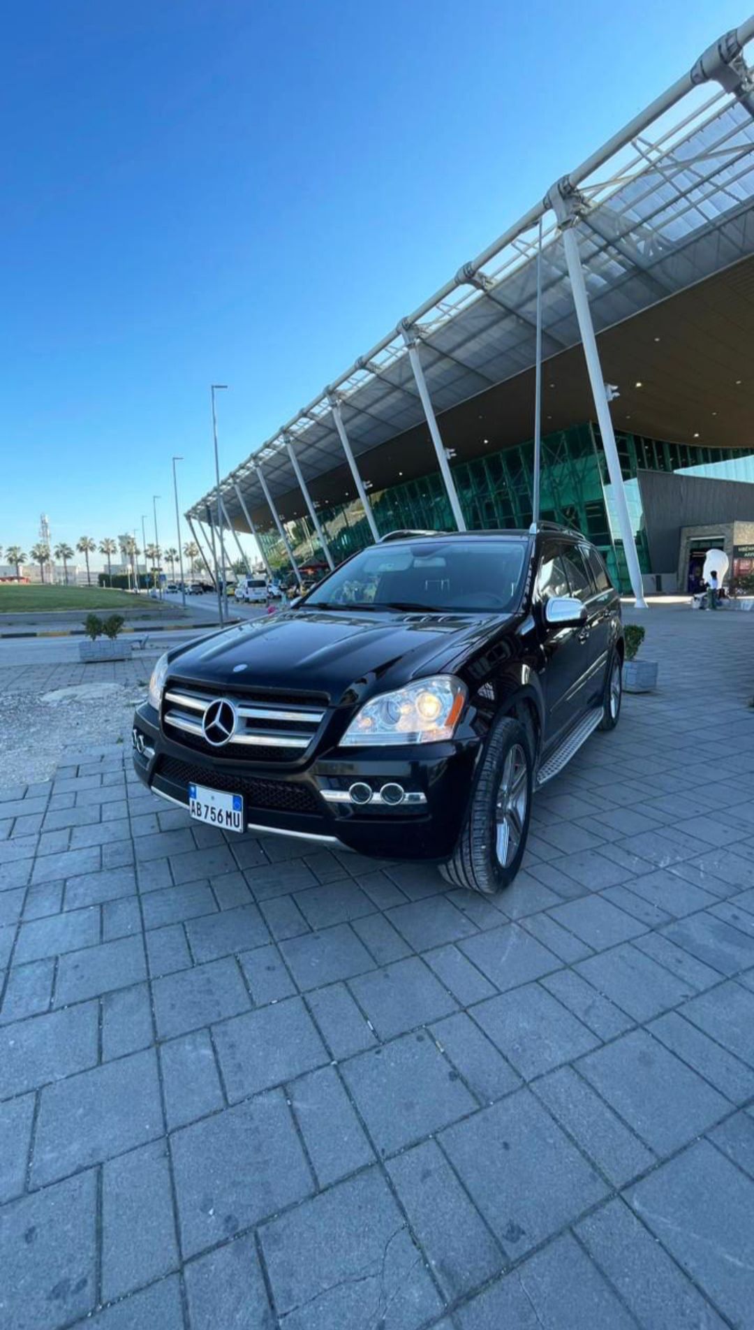 Mercedes-Benz GL-Class - side view