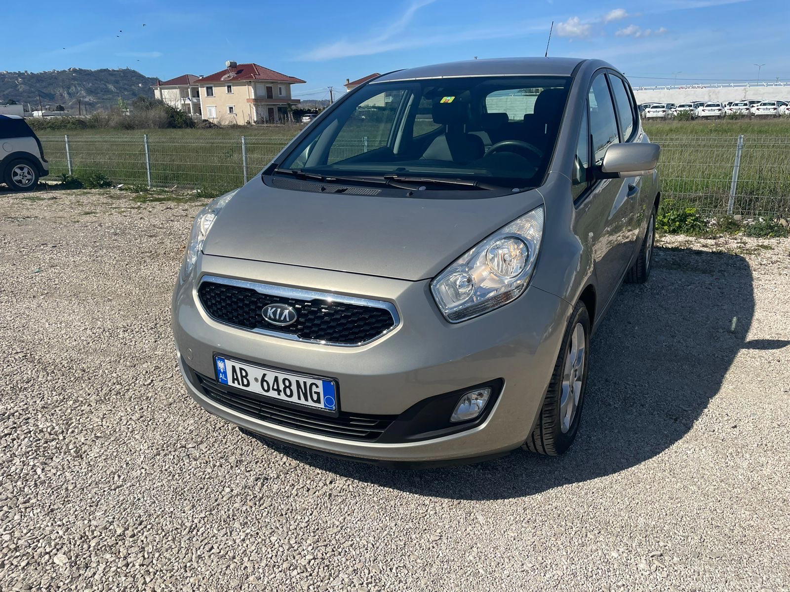 Kia Forte5 - main photo