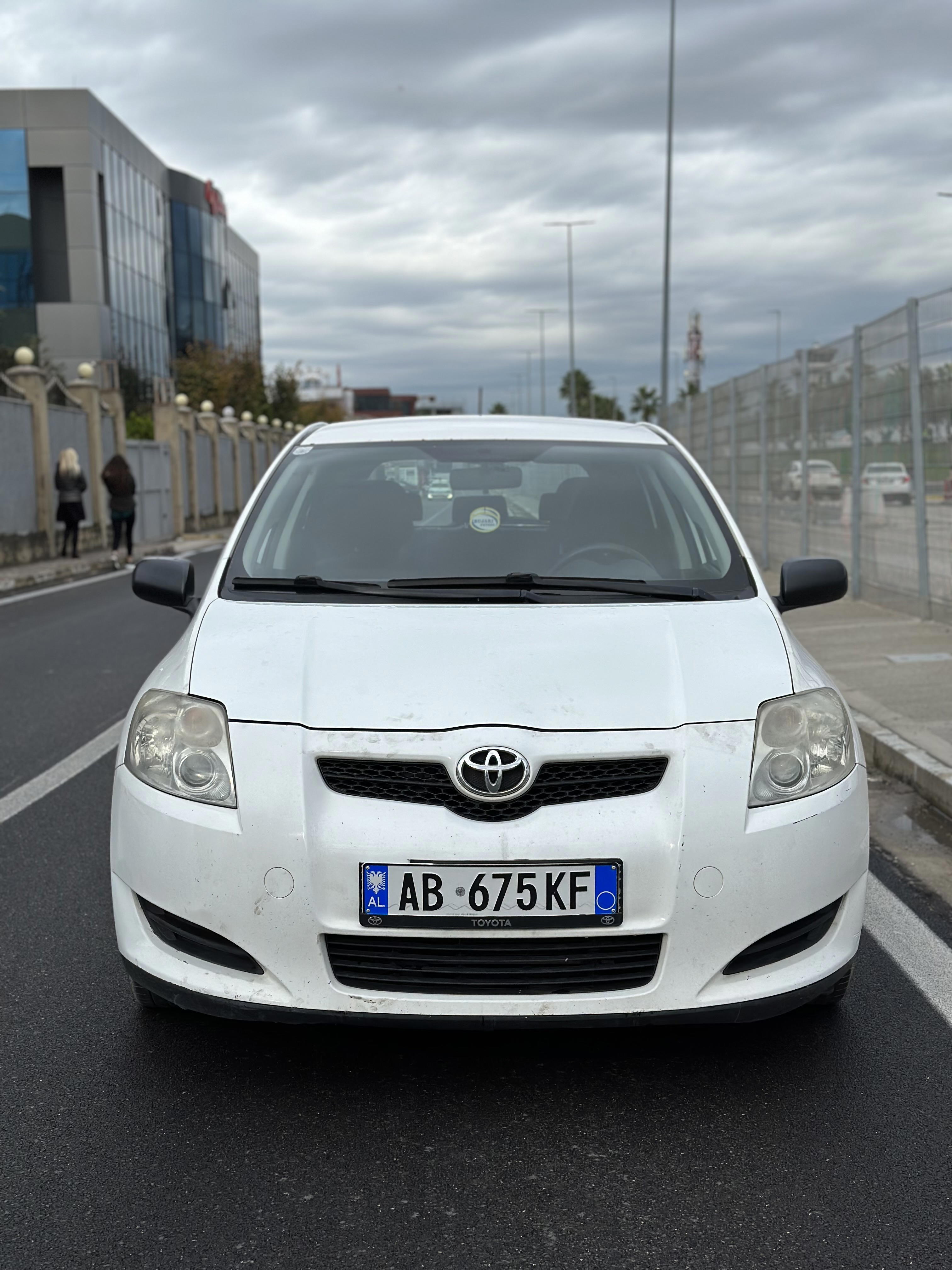 Toyota Auris - main photo