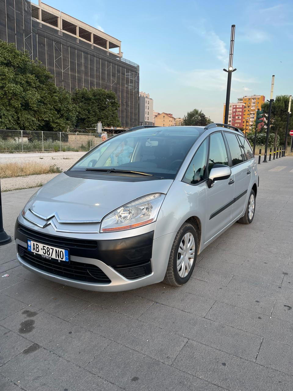 Citroen C4 Picasso - main photo