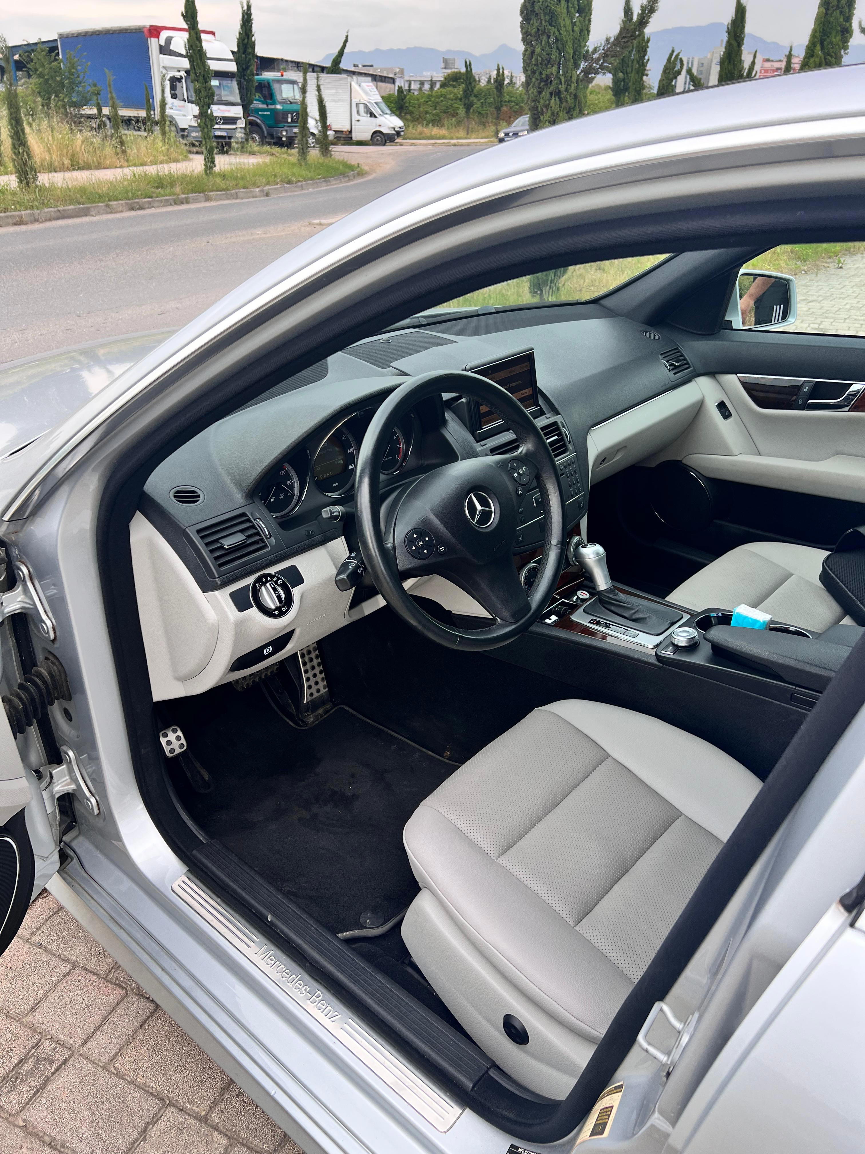 Mercedes-Benz 300 D - photo 4
