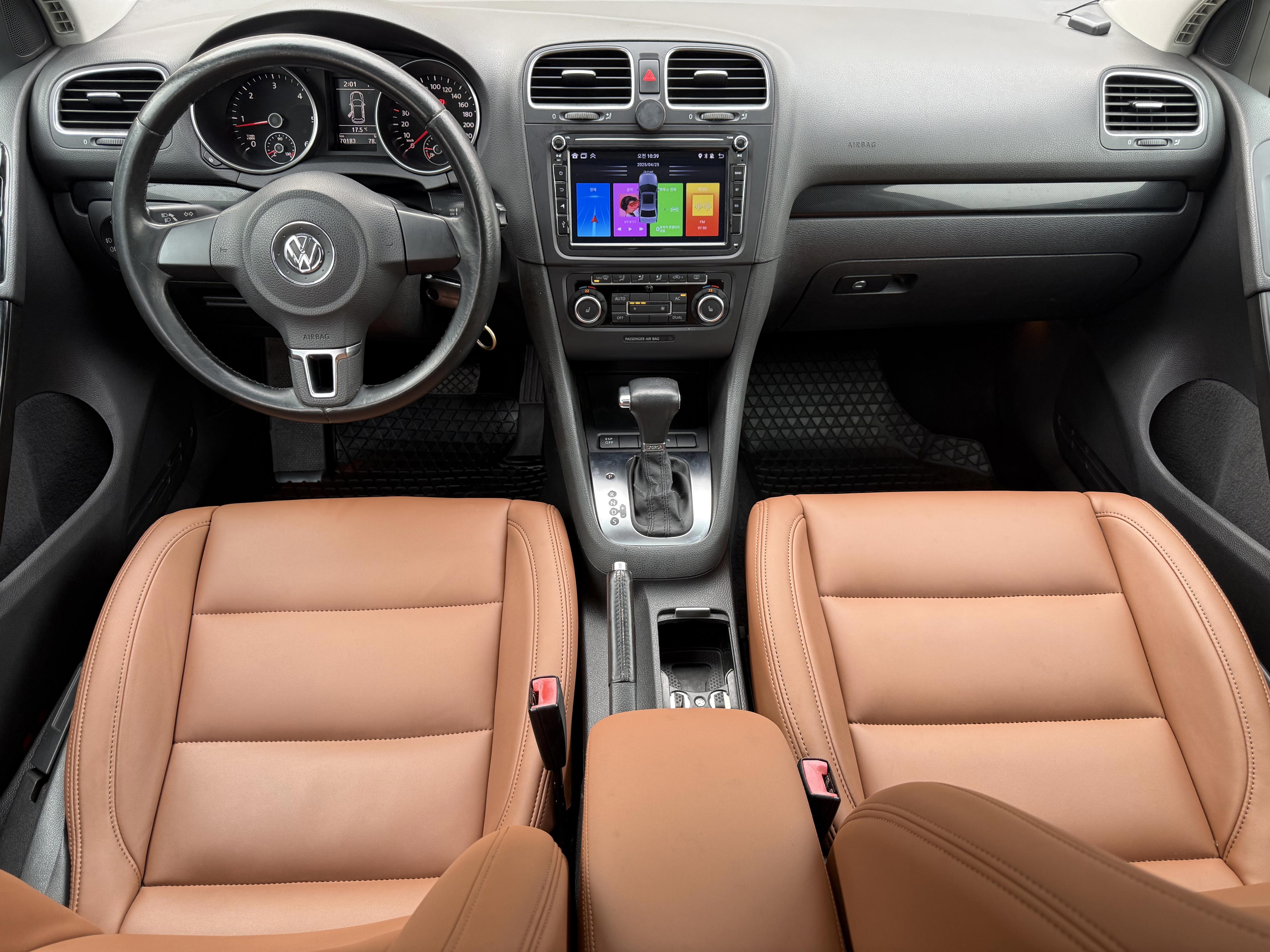 Volkswagen Golf GTI - side view