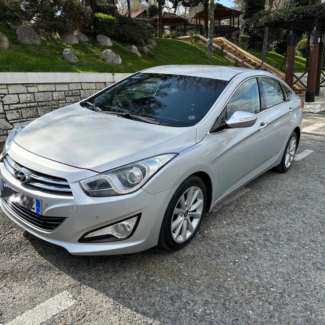 Hyundai I40 - main photo