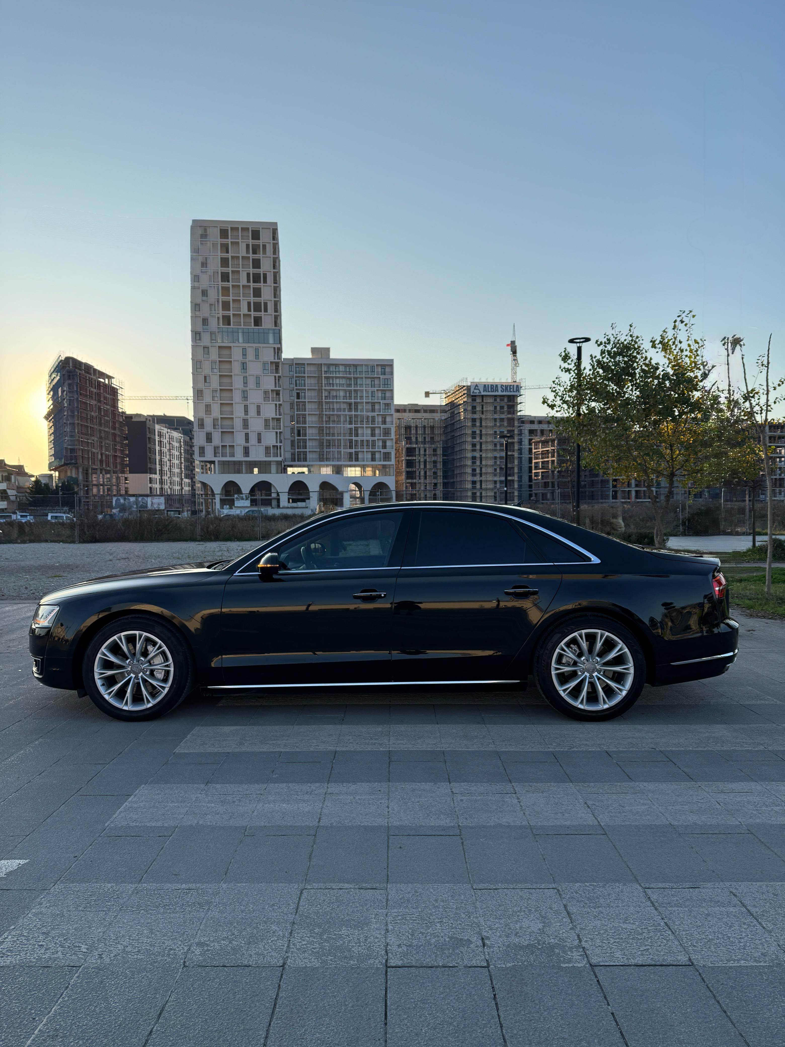 Audi A8 - photo 4