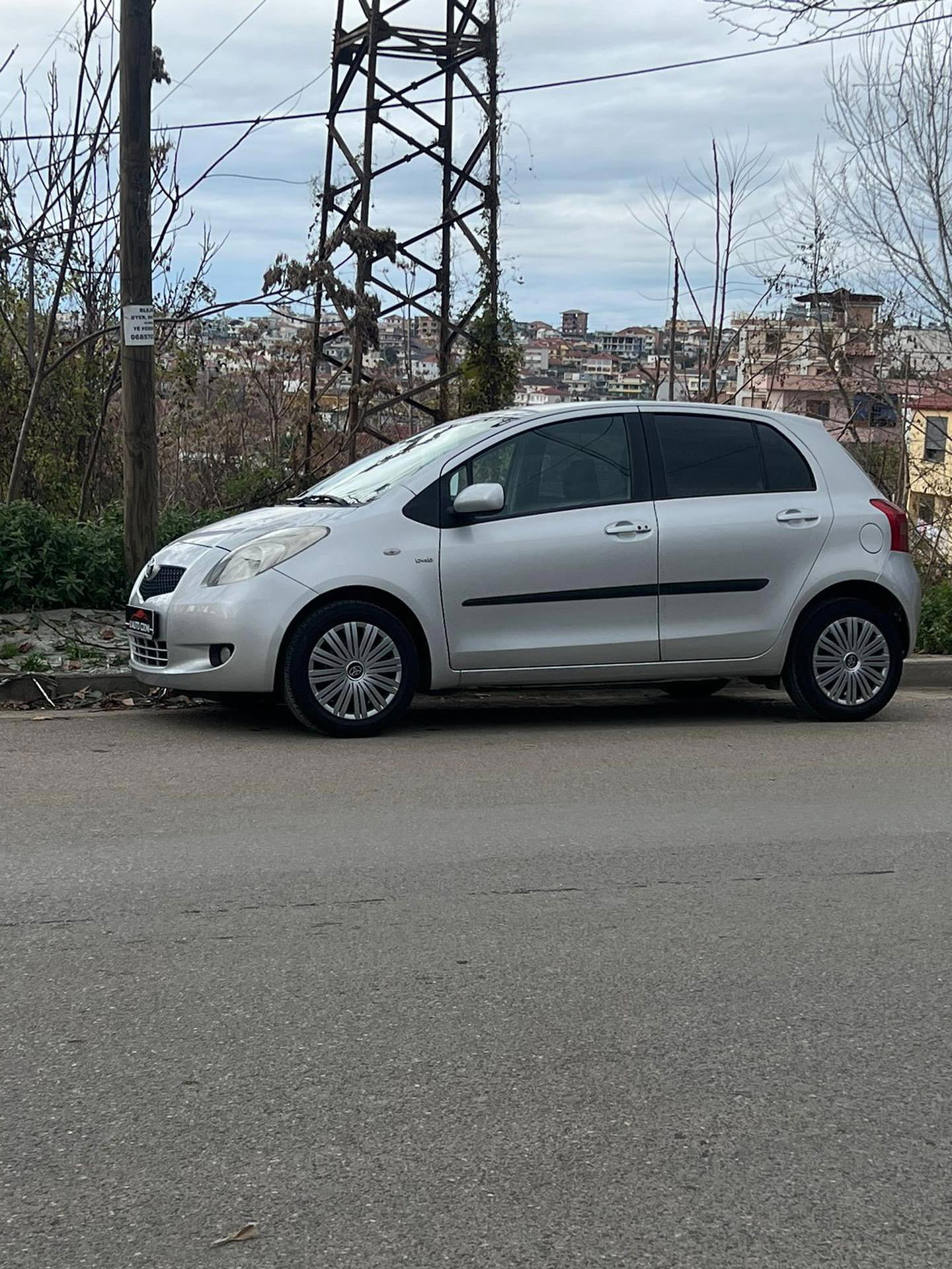 Toyota Yaris - main photo