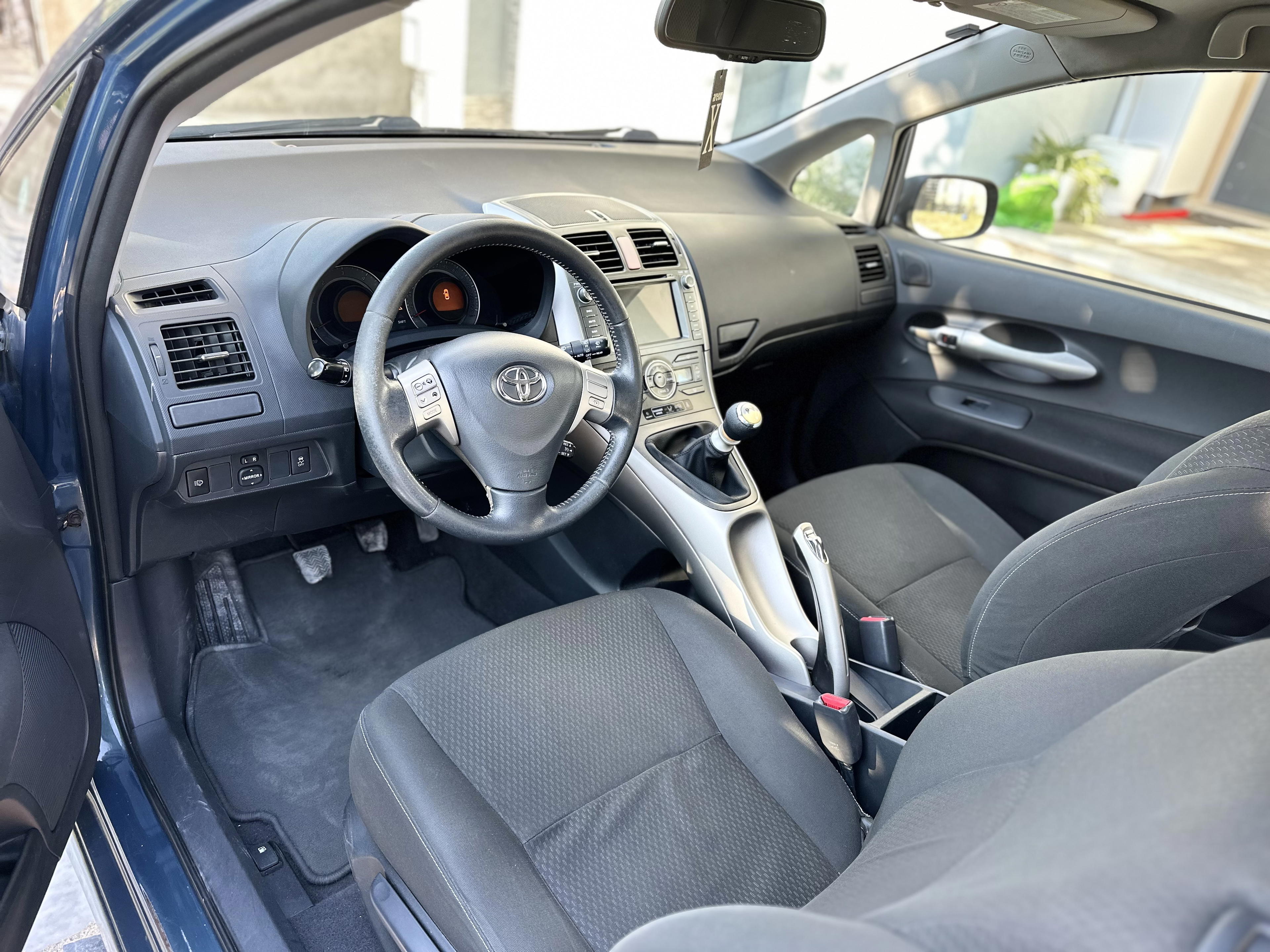 Toyota Auris - photo 4