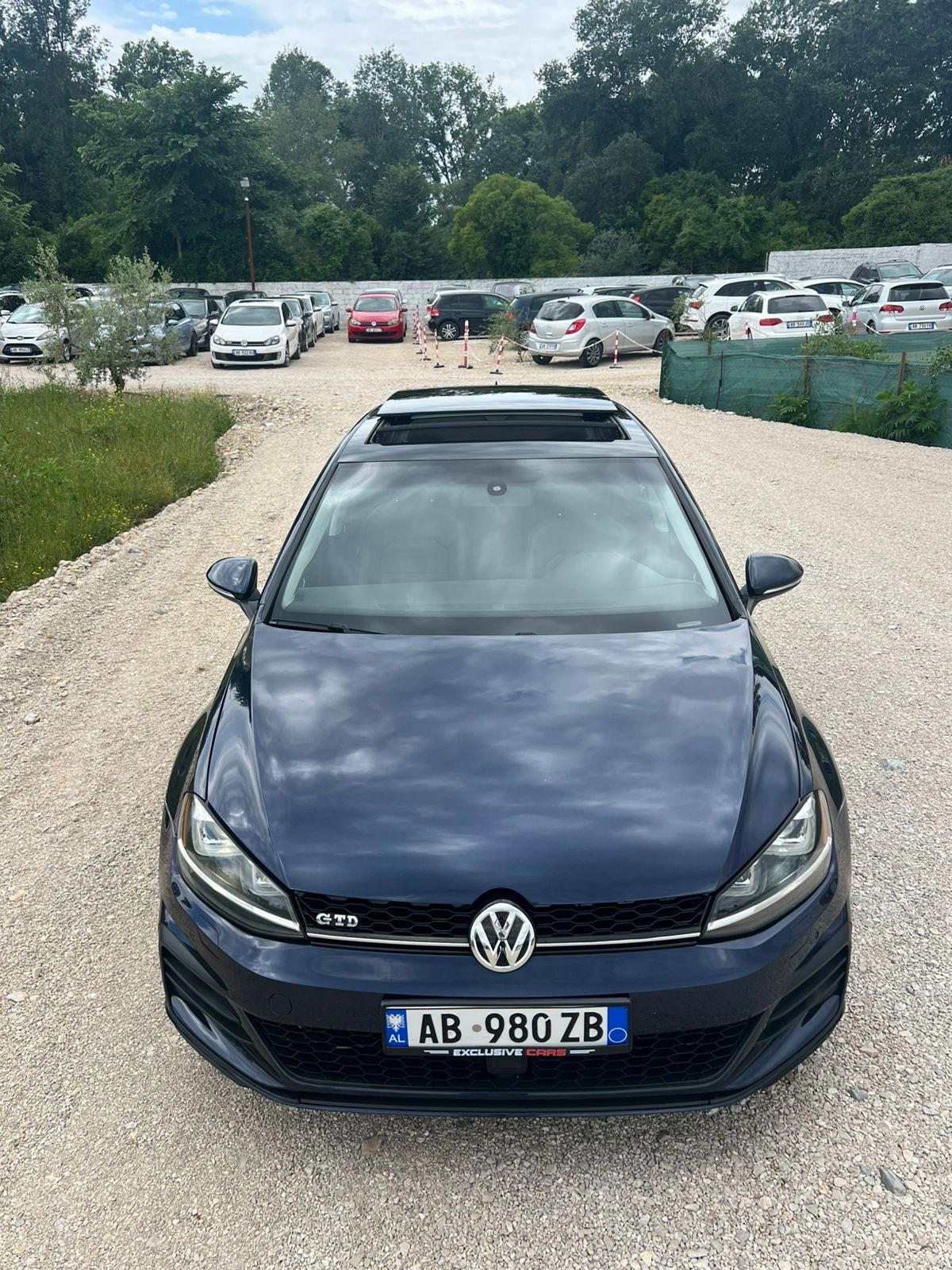 Volkswagen Golf RentX Albania
