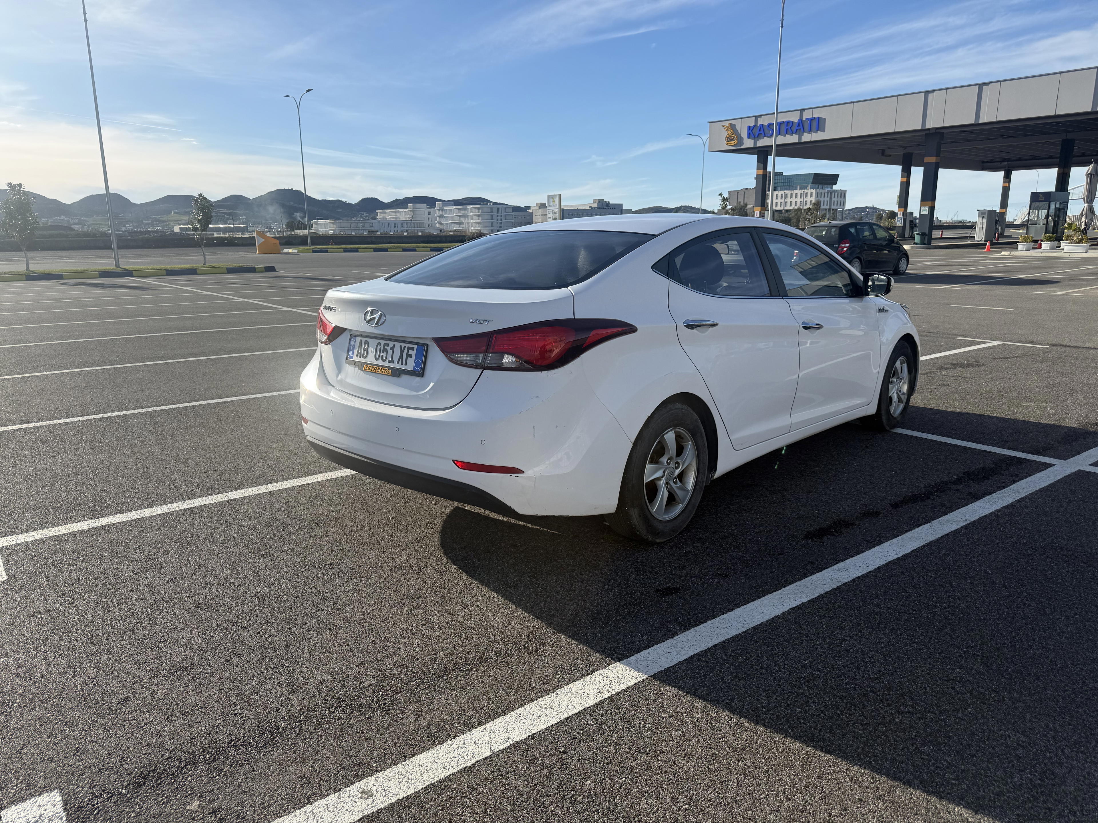 Hyundai Avante - photo 4