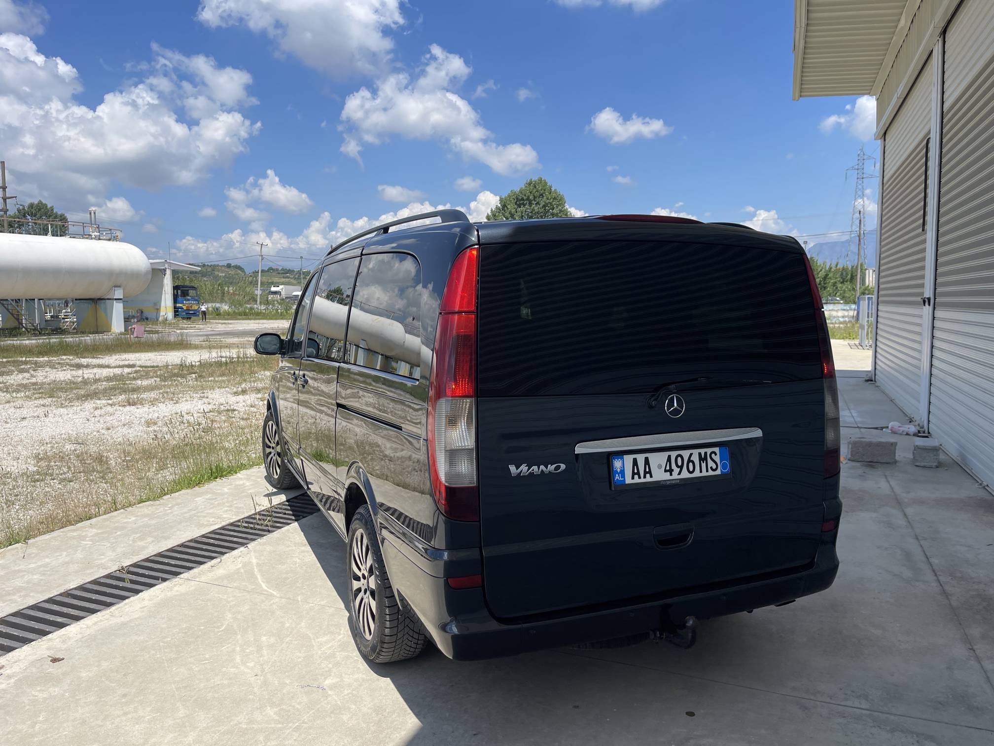 Mercedes-Benz V Class - main photo
