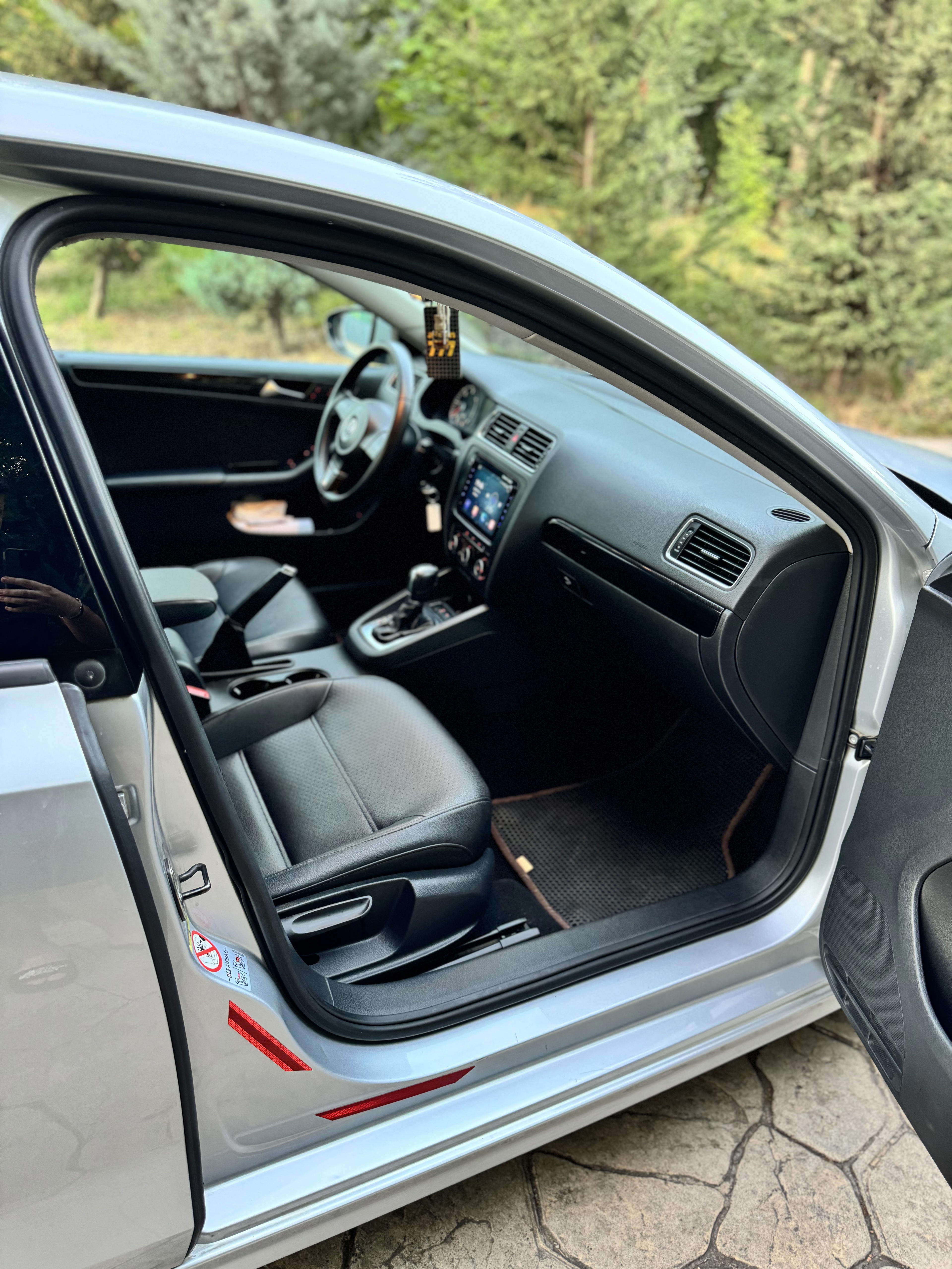 Volkswagen Jetta - photo 4