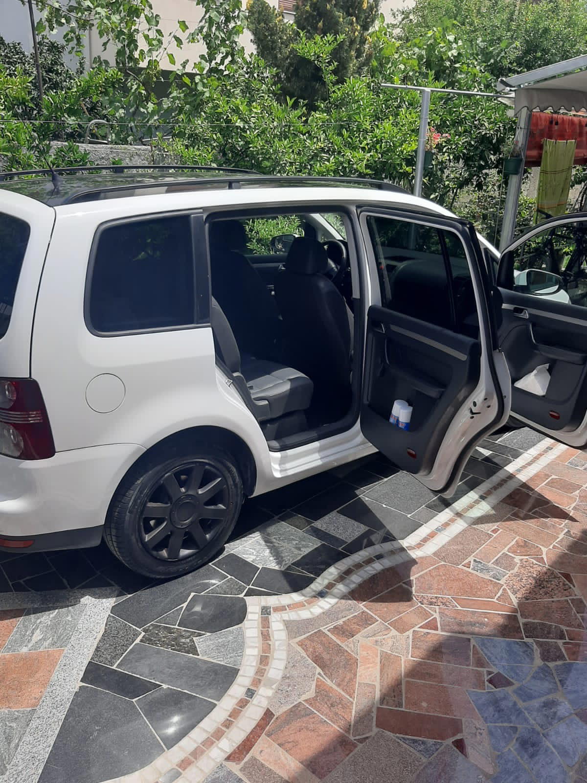 Volkswagen Touran - photo 3