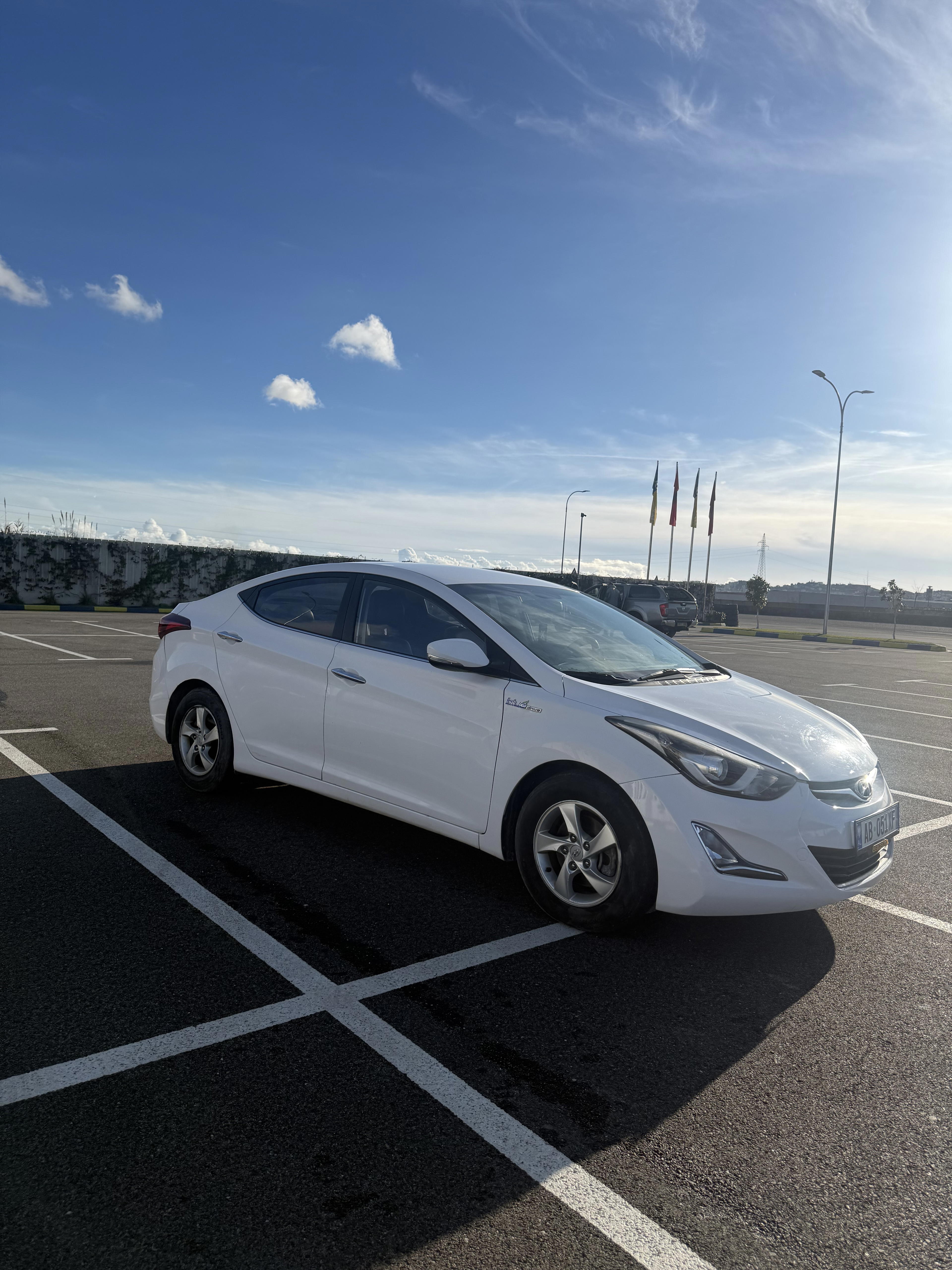Hyundai Avante - photo 3