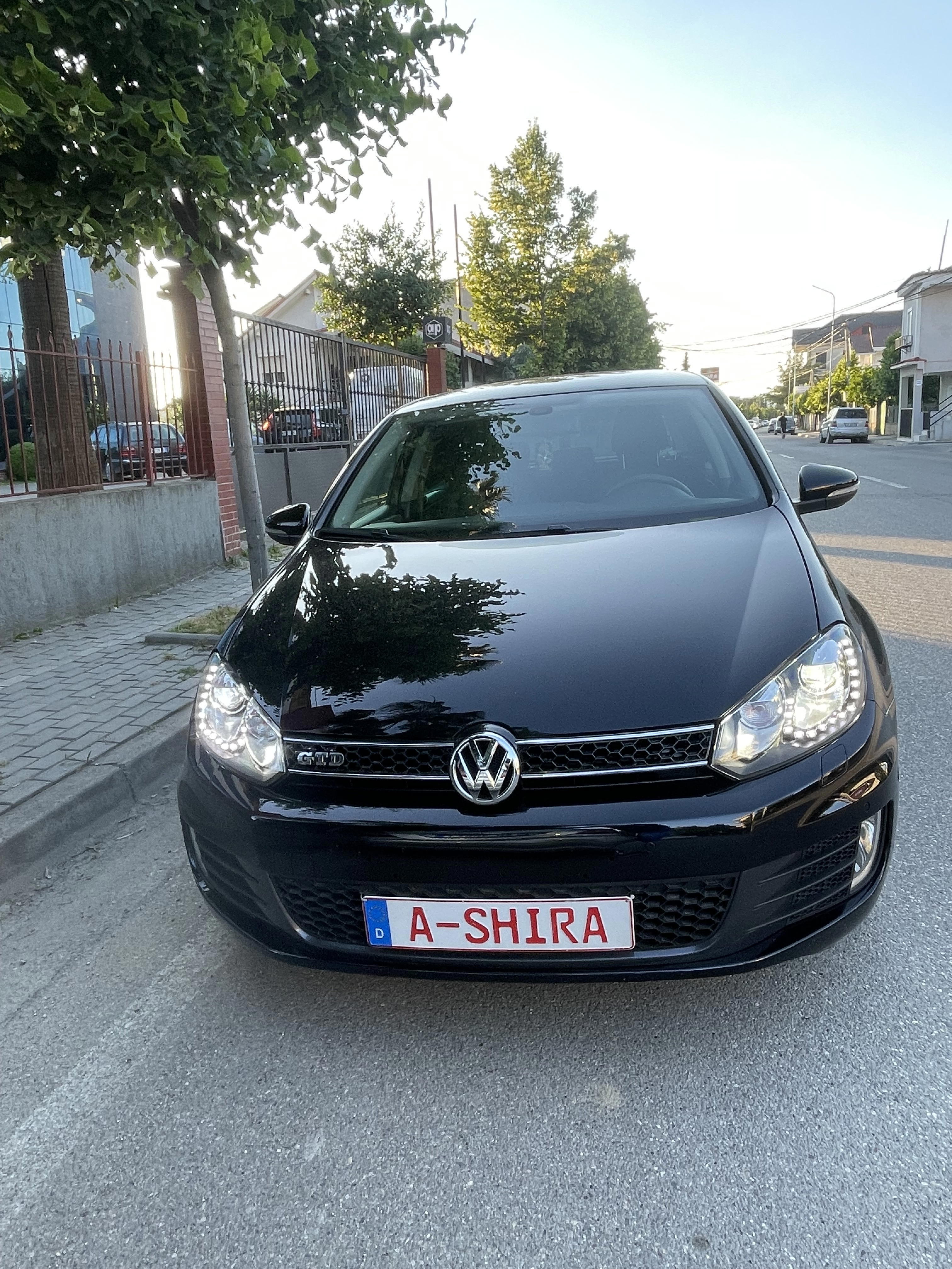 Volkswagen Golf - main photo