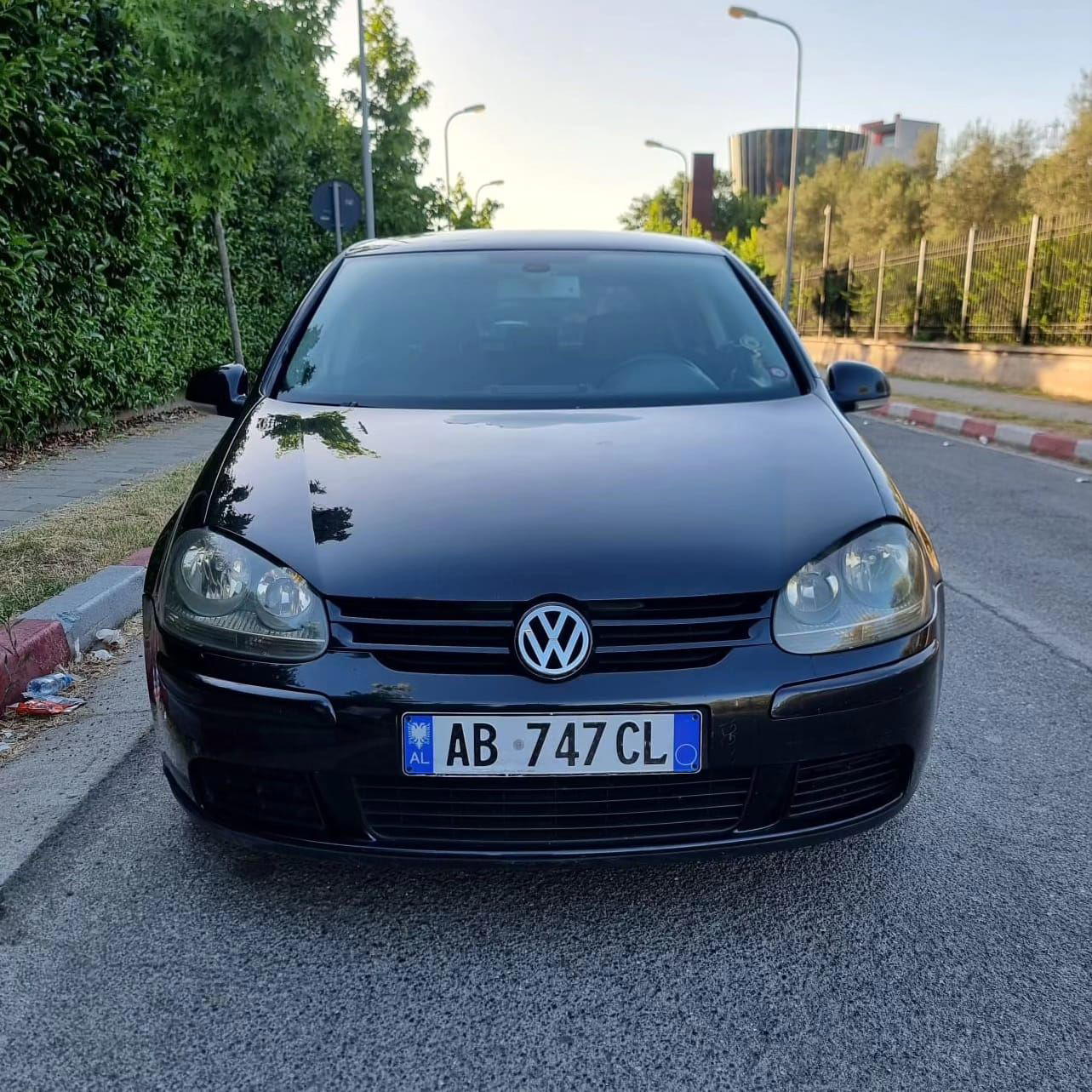 Volkswagen Golf - main photo