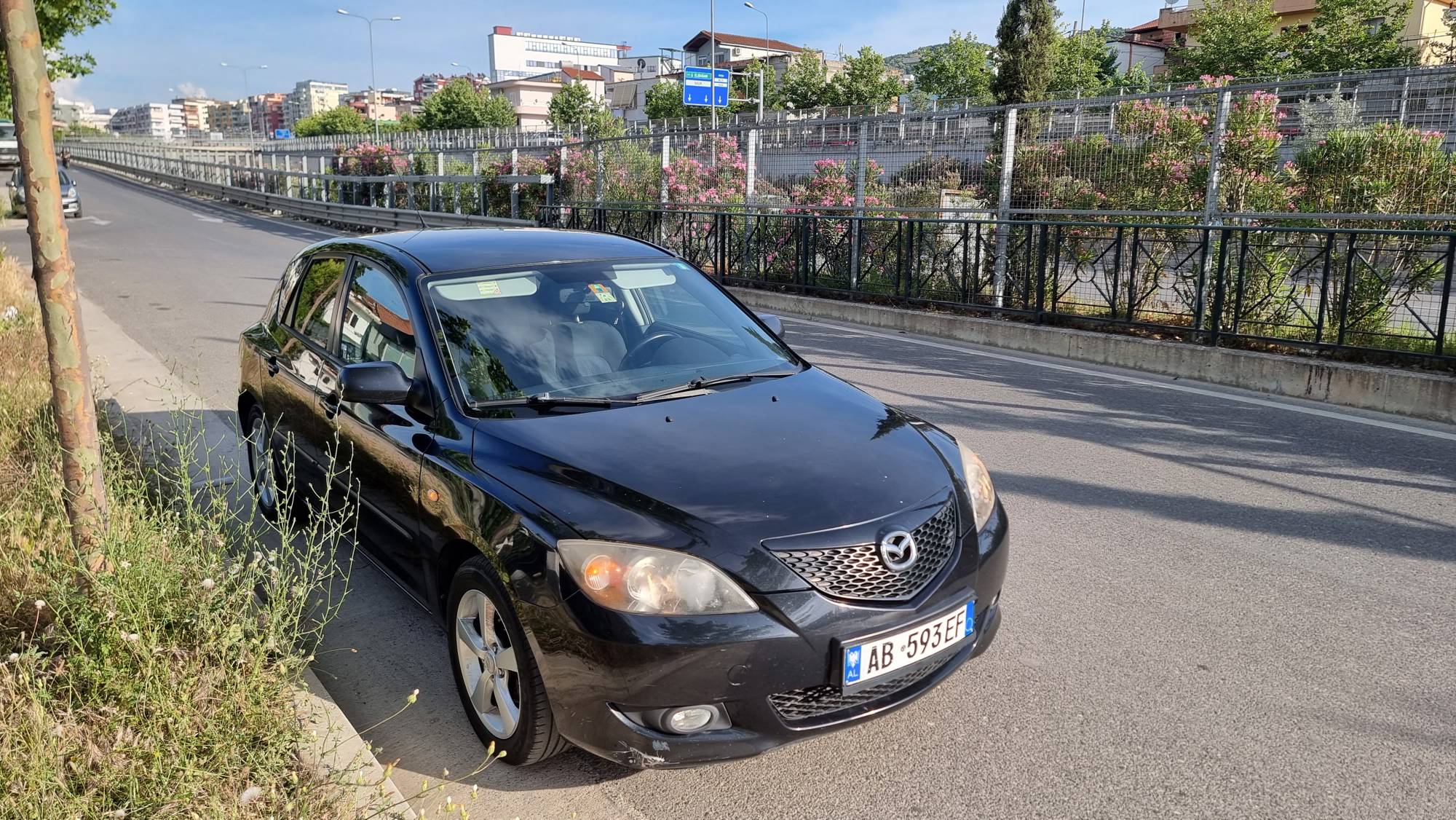 MAZDA MAZDA3 - main photo
