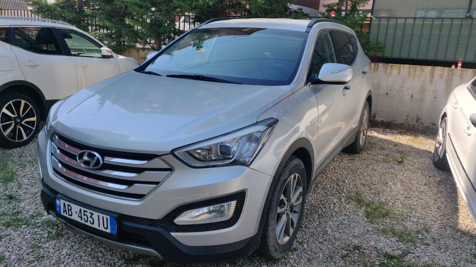 Hyundai Santa Fe XL - side view