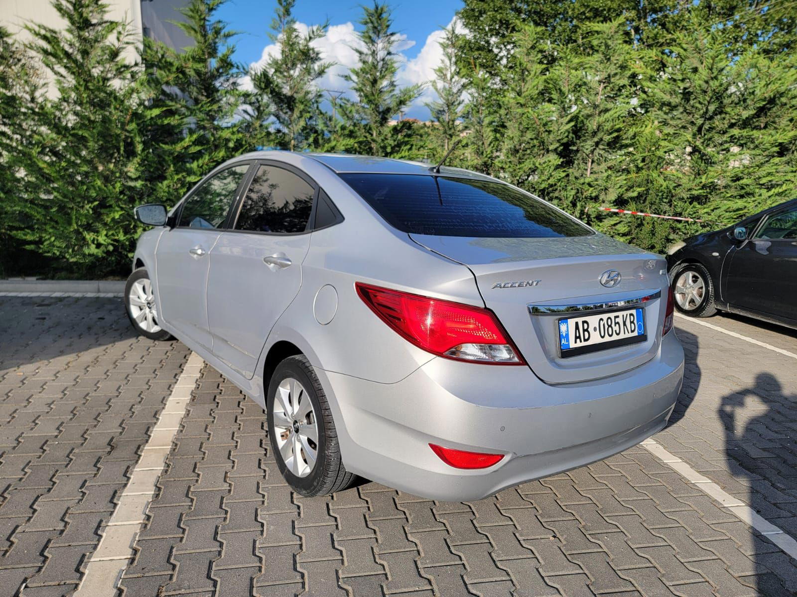 Hyundai Accent - photo 3
