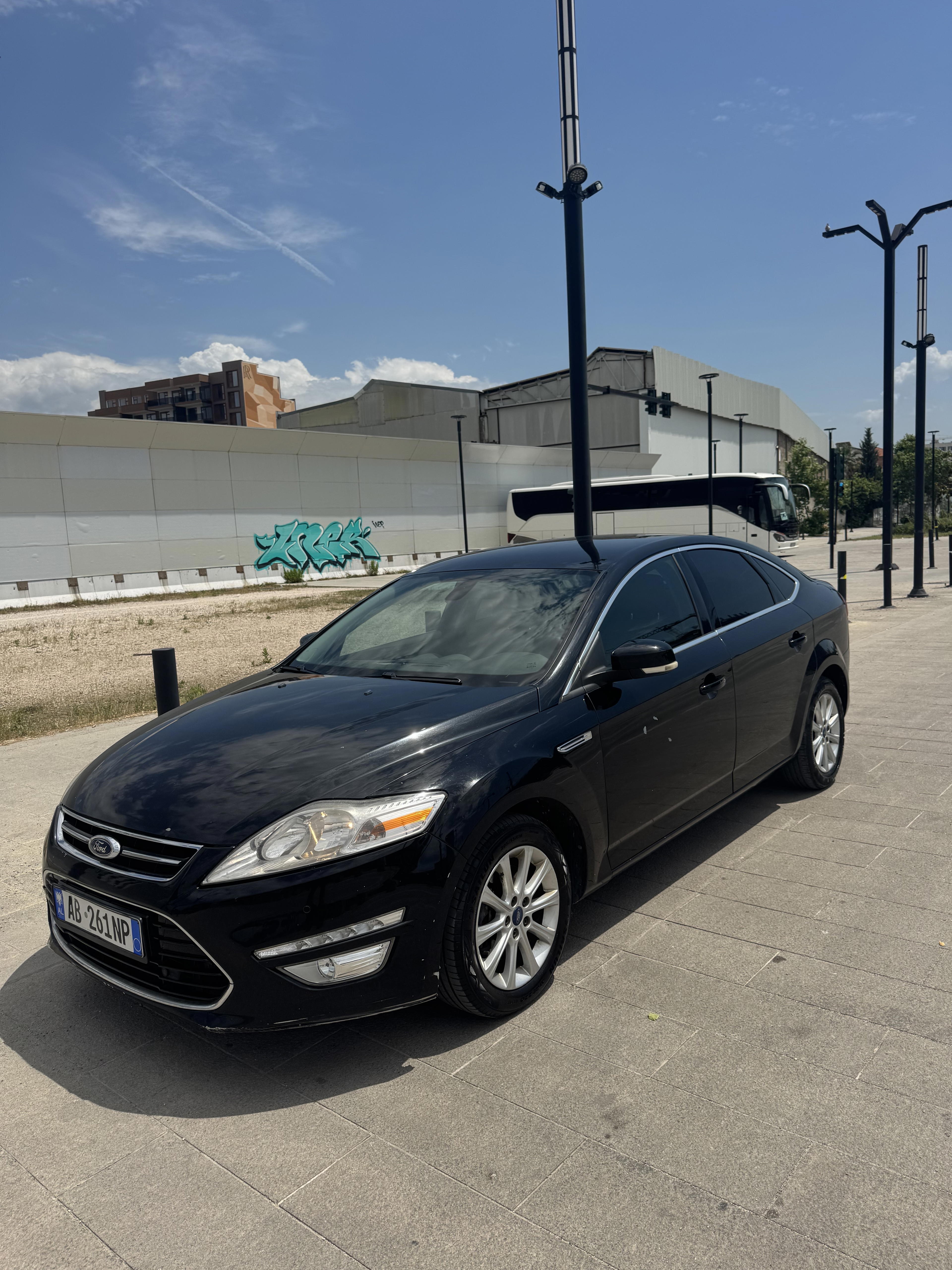 Ford Fusion - main photo