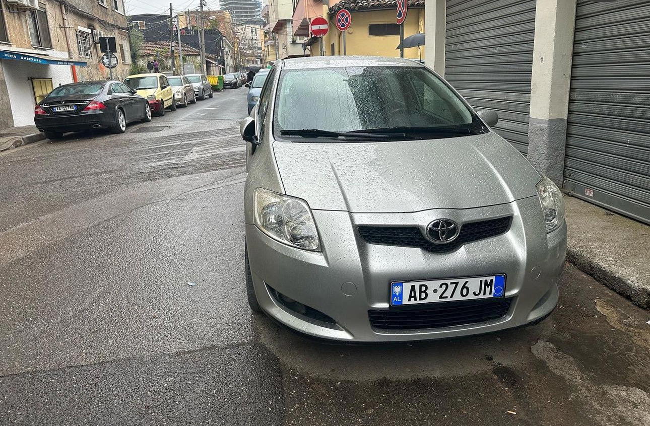 Toyota Auris for rent