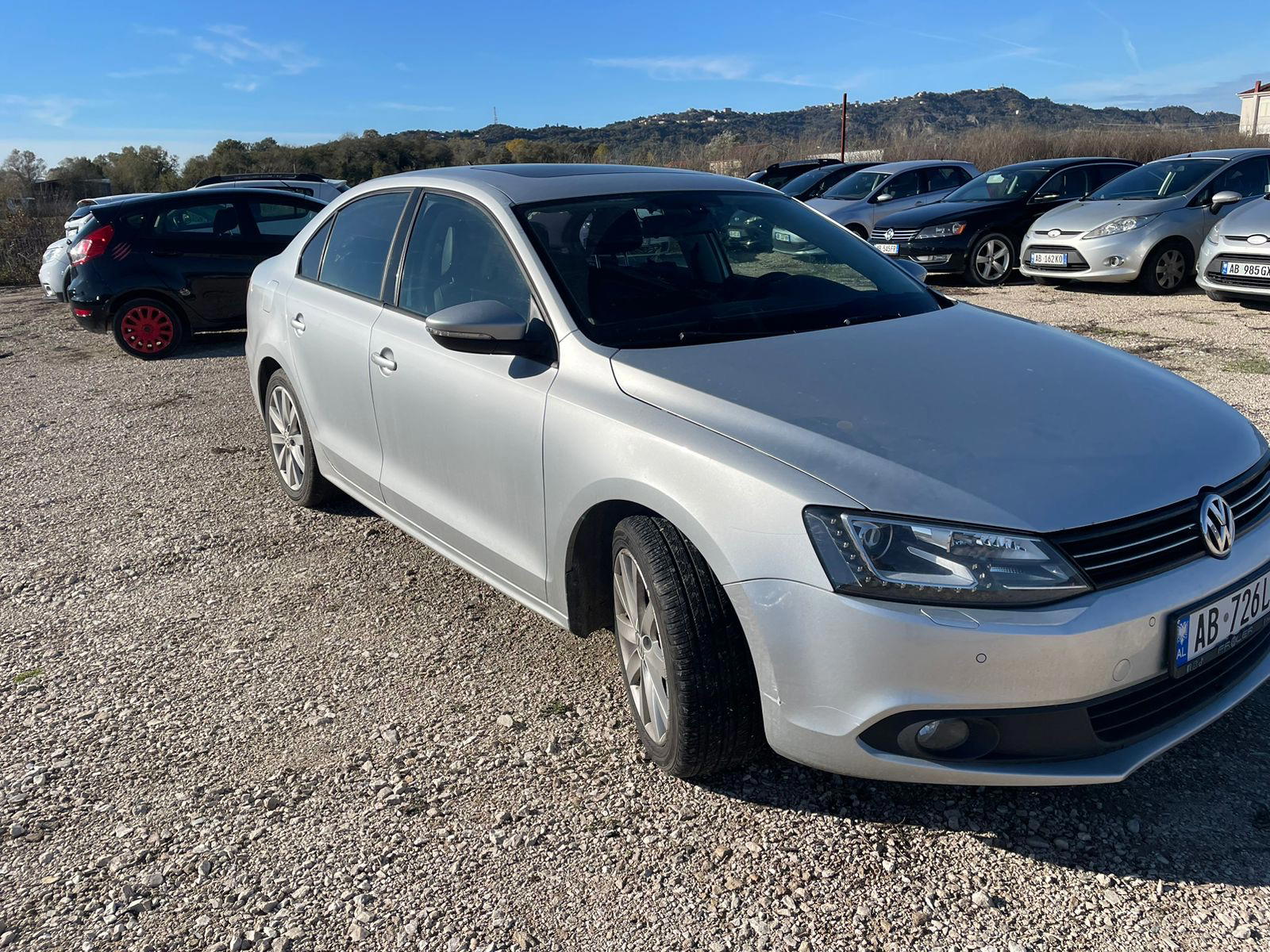 Volkswagen Jetta - side view