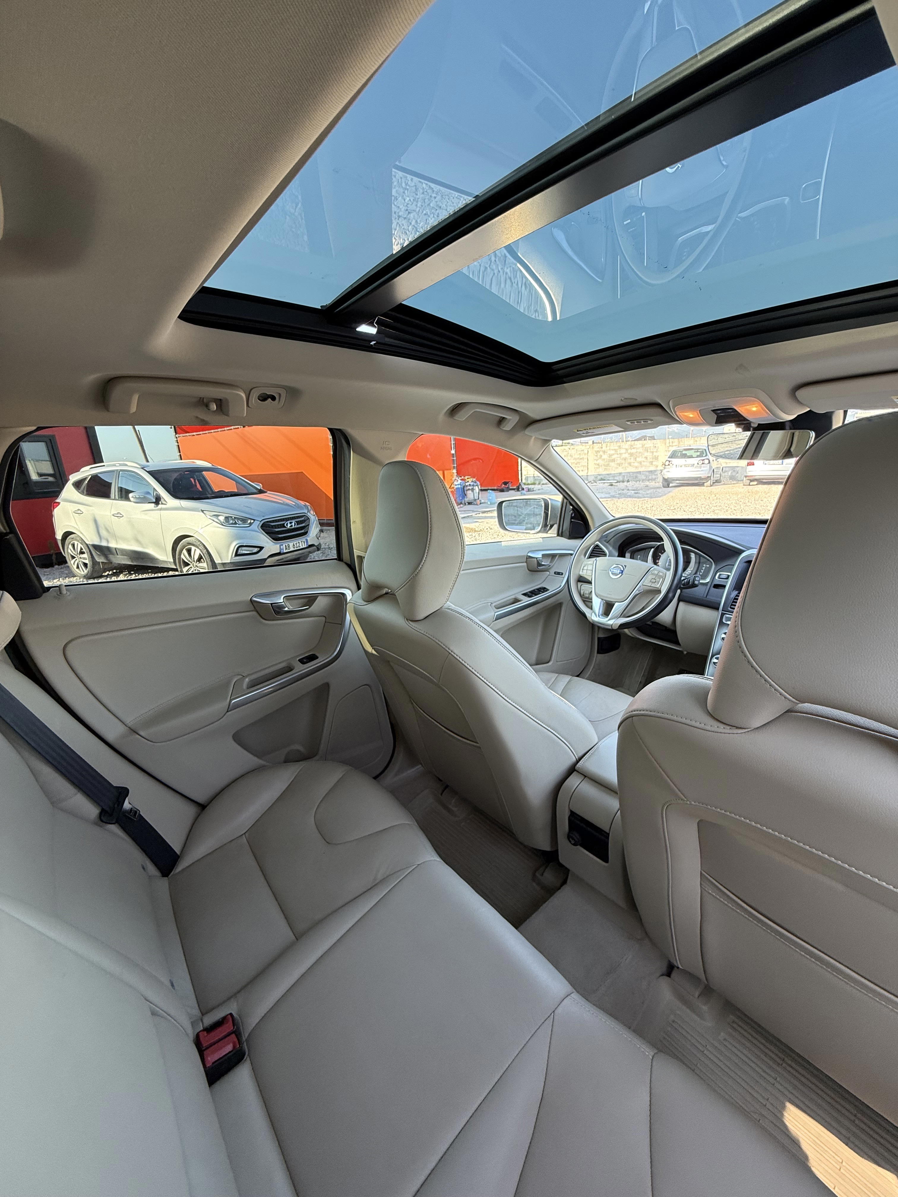 Volvo XC60 - photo 4