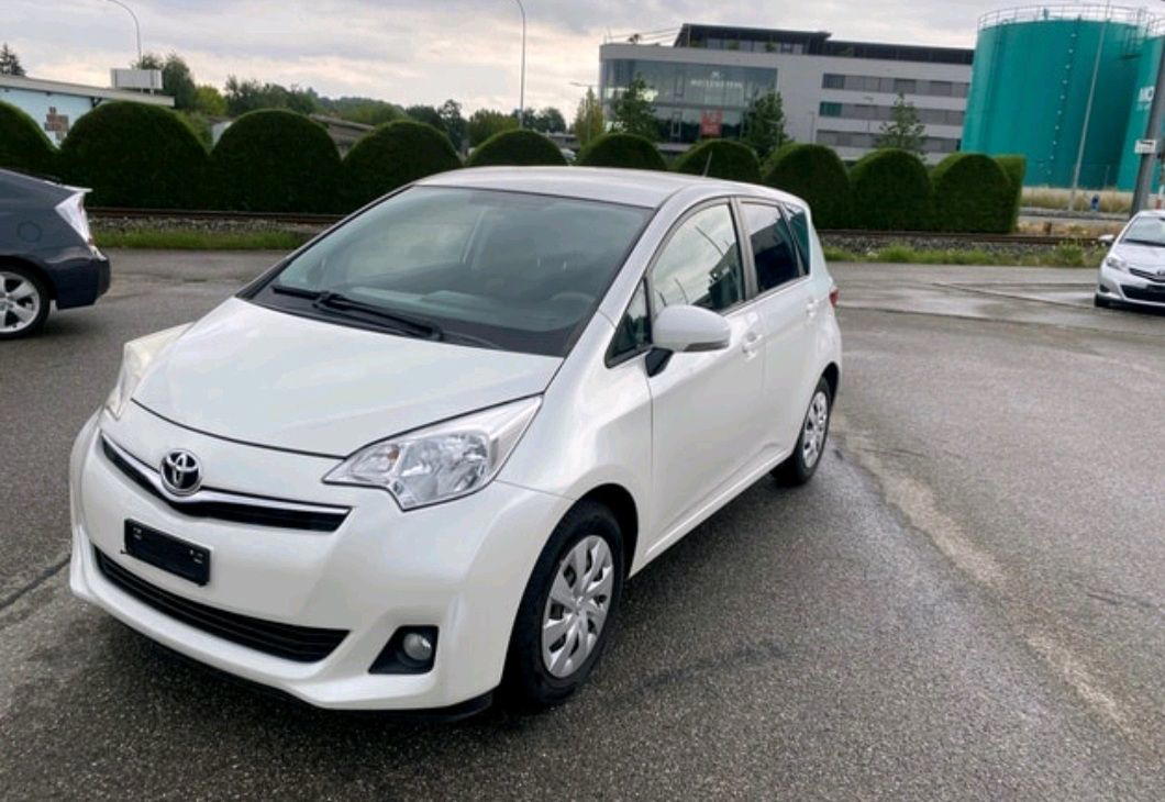 Toyota Yaris iA - photo 3