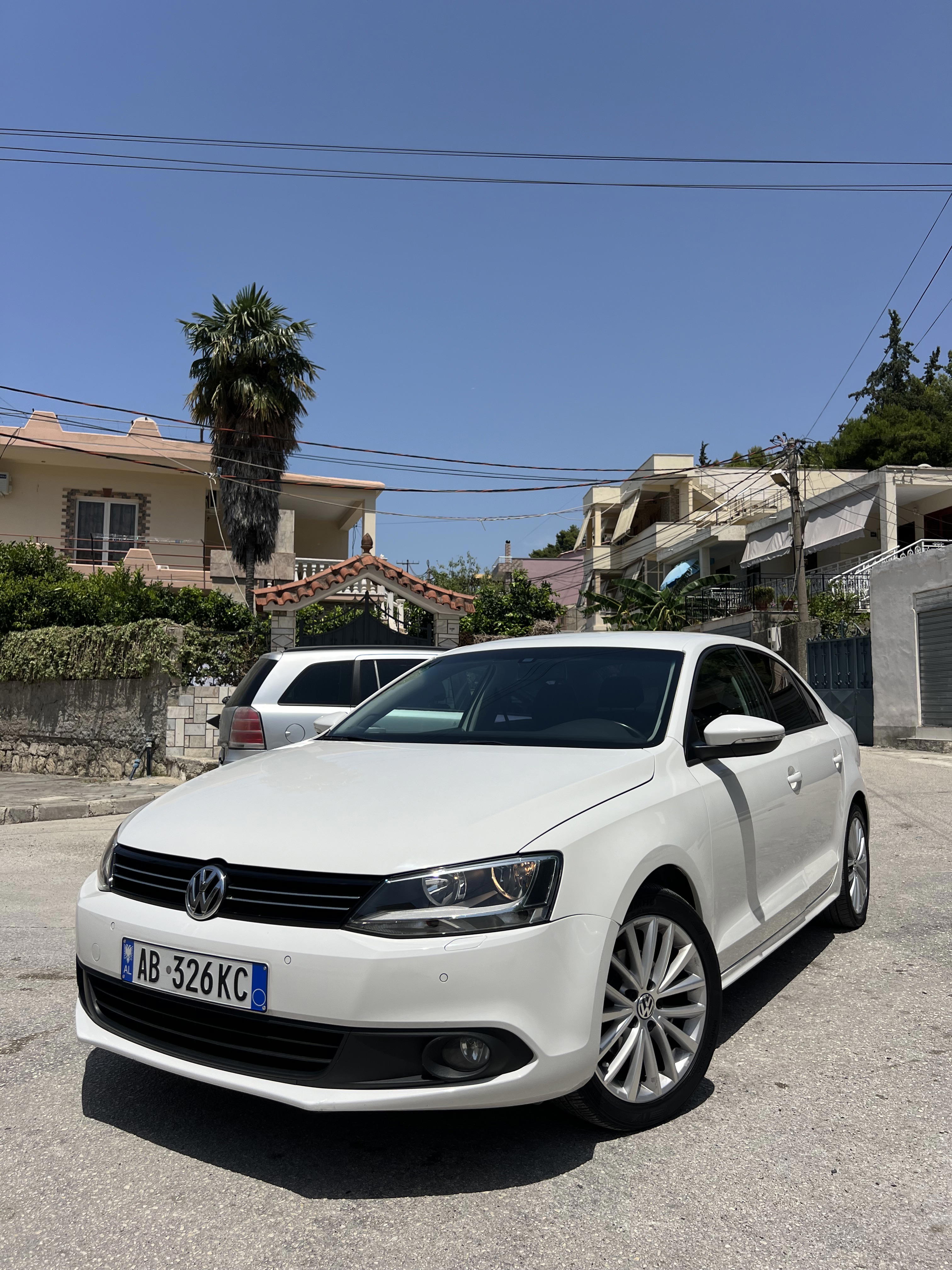 Volkswagen Jetta - main photo