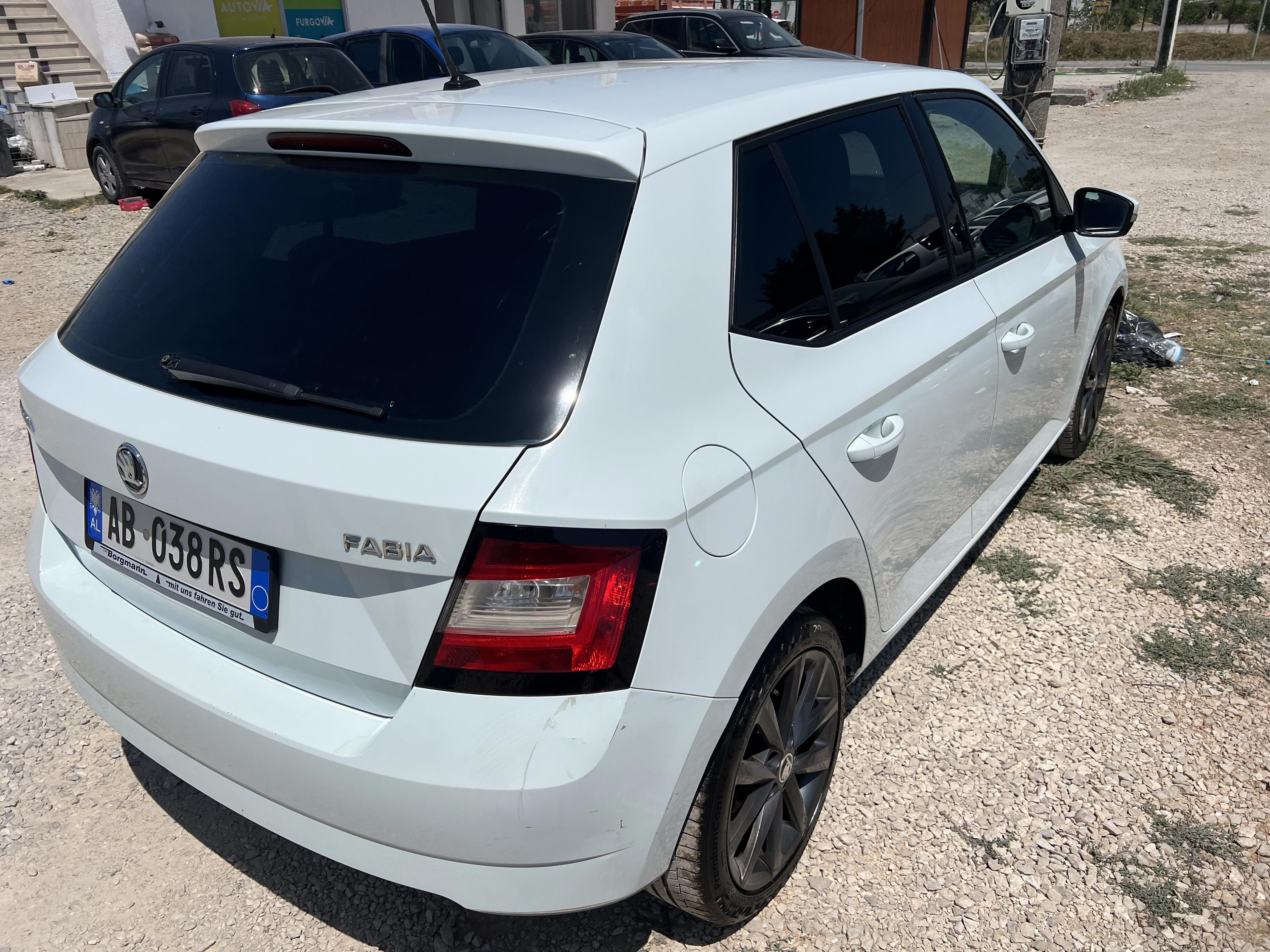Skoda Fabia - main photo