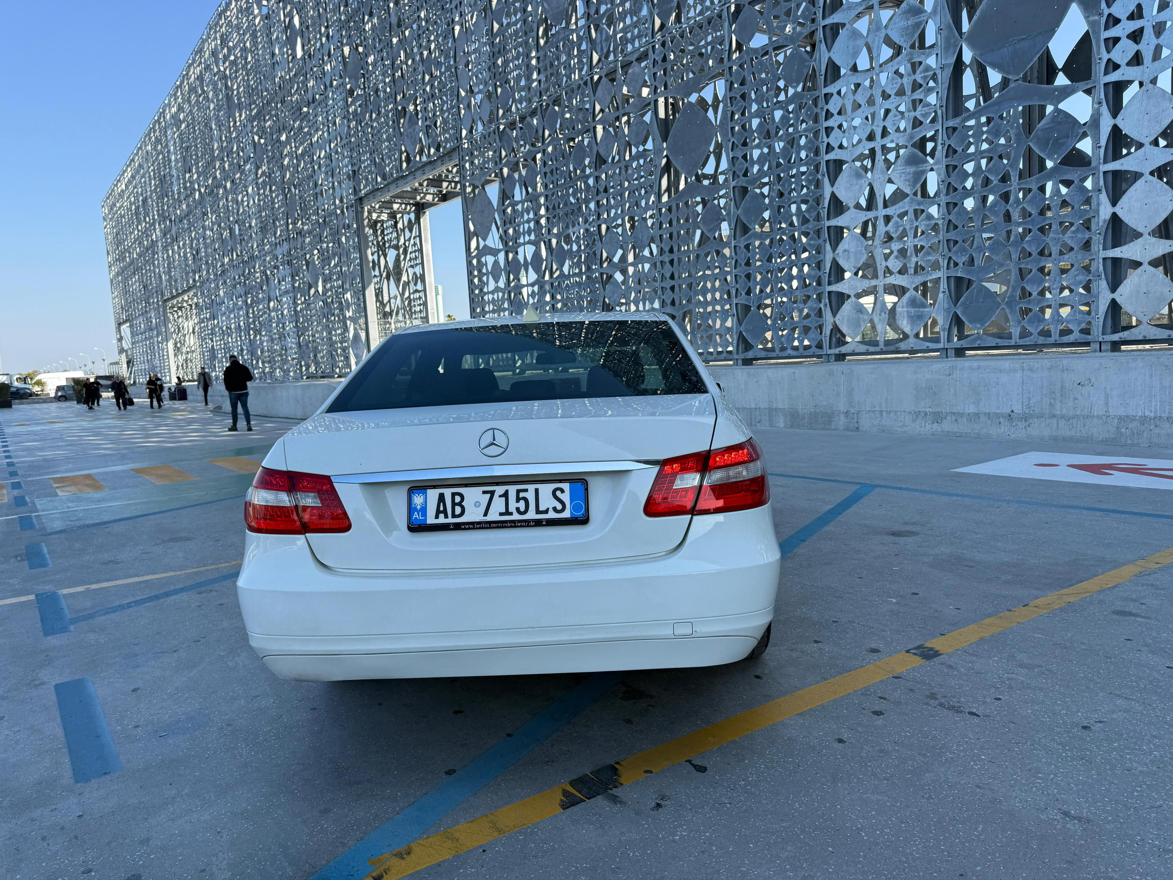 Mercedes-Benz E-Class - photo 3