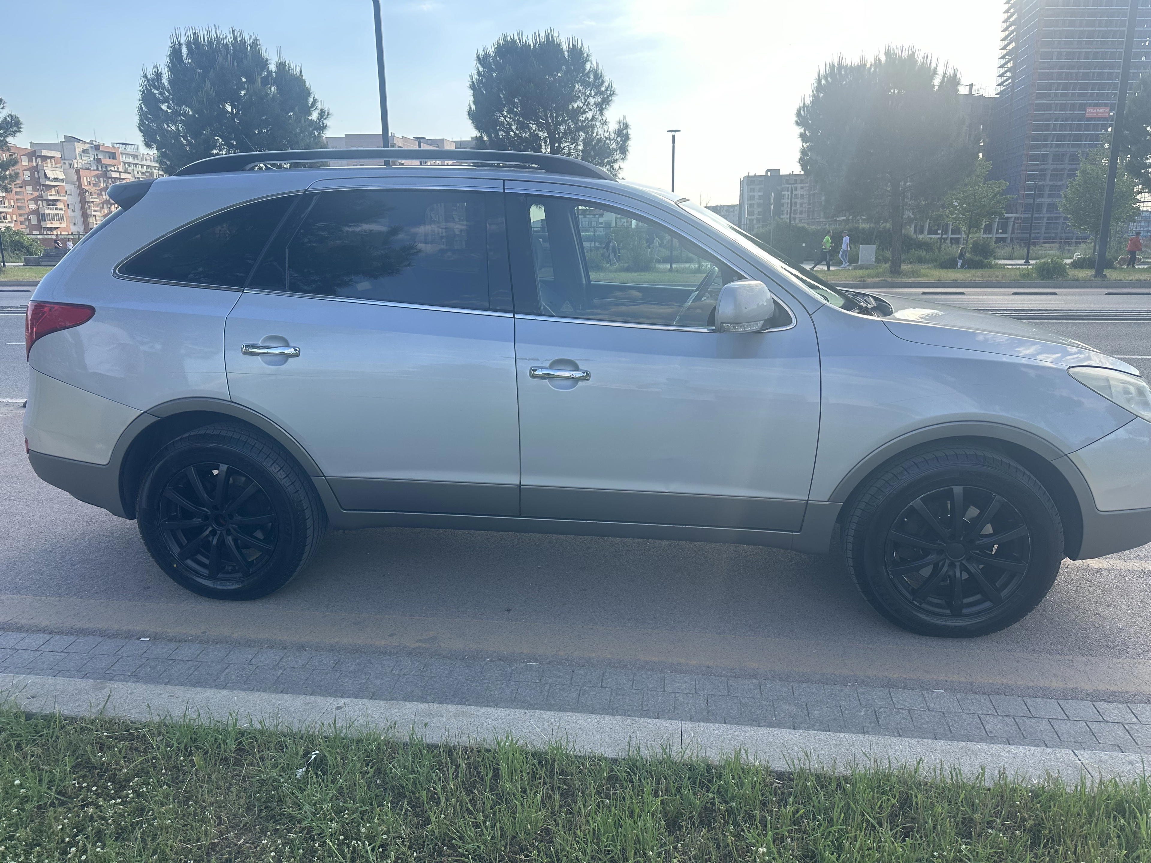 Hyundai Santa Fe XL - photo 4